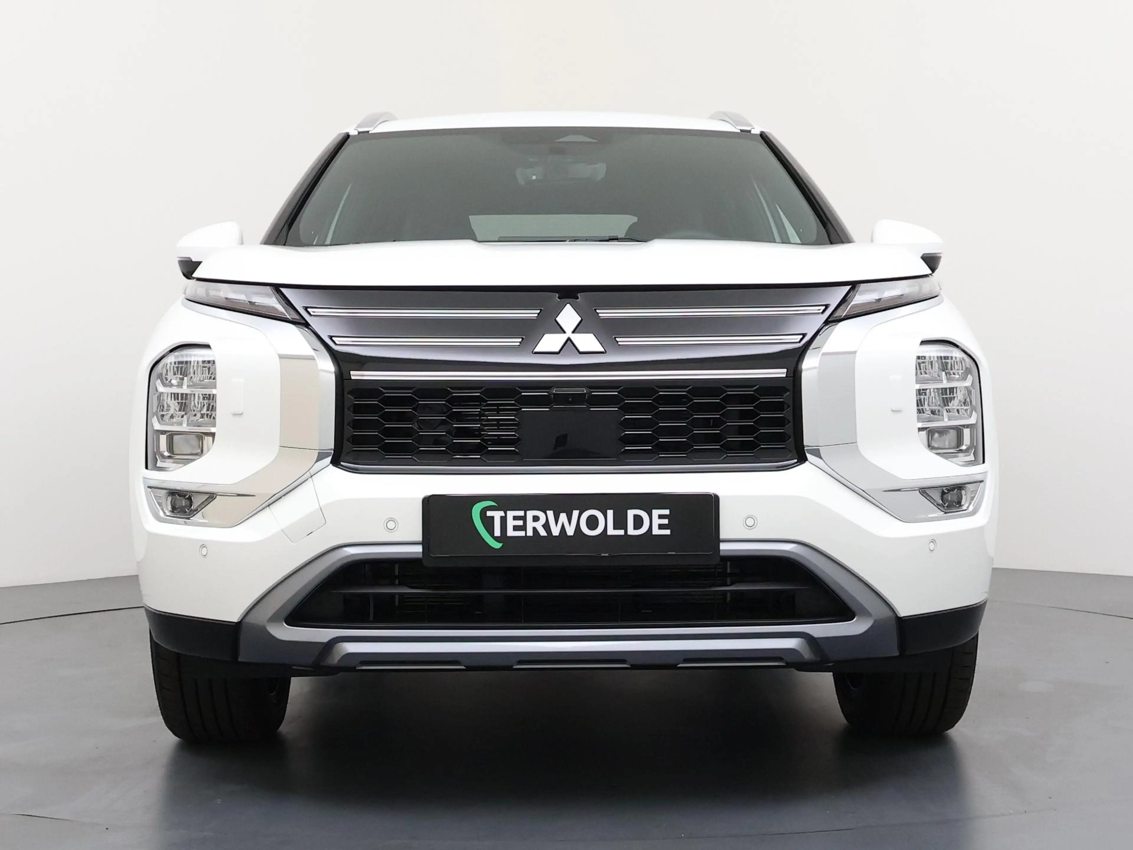 Mitsubishi Outlander 2.4 PHEV Business Edition 20-inch Diamond-Cut lich — photo 8