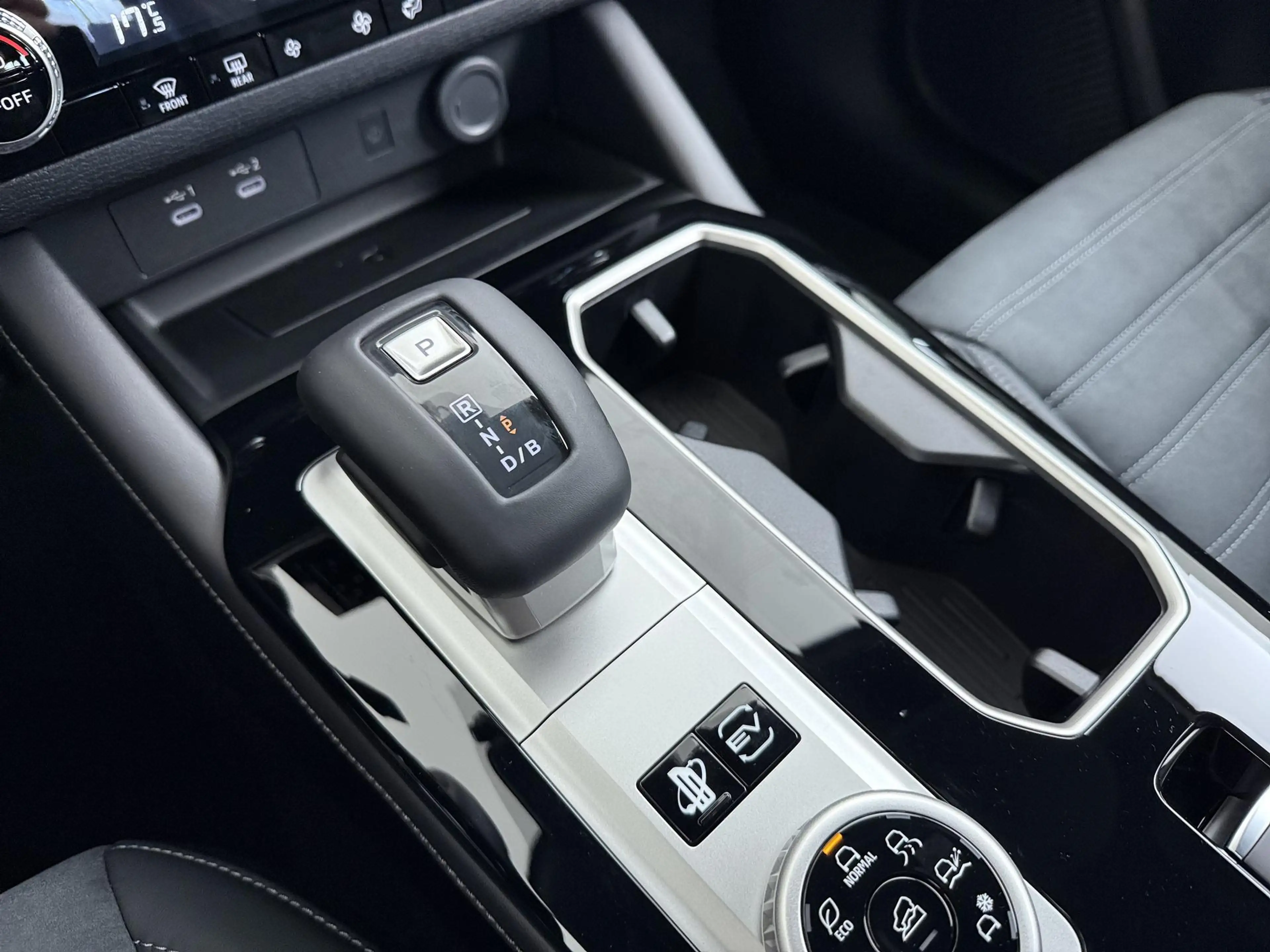 Mitsubishi Outlander 2.4 PHEV Business Edition 20-inch Diamond-Cut lich — photo 12