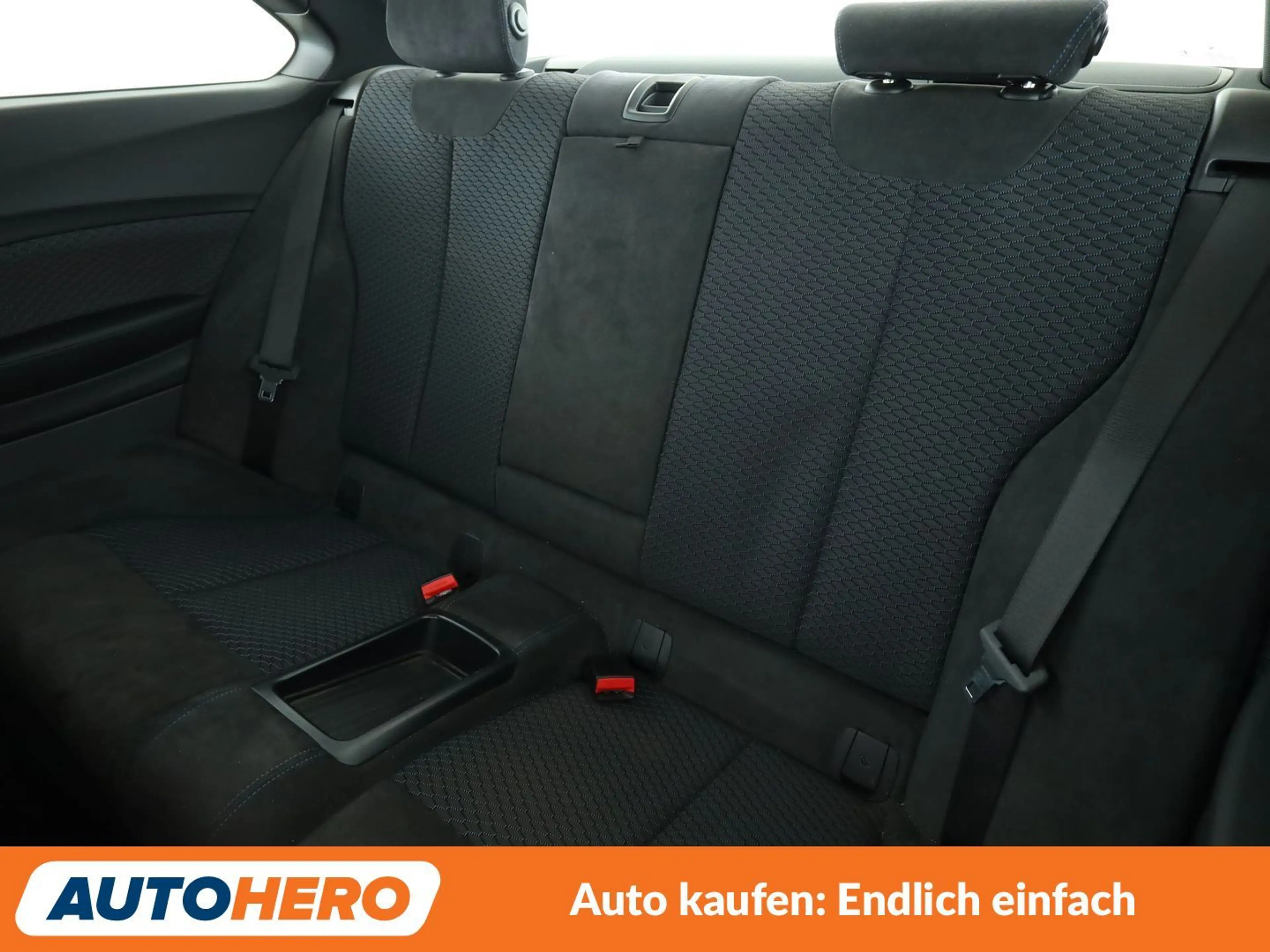 BMW 218 218d M Sport — photo 14