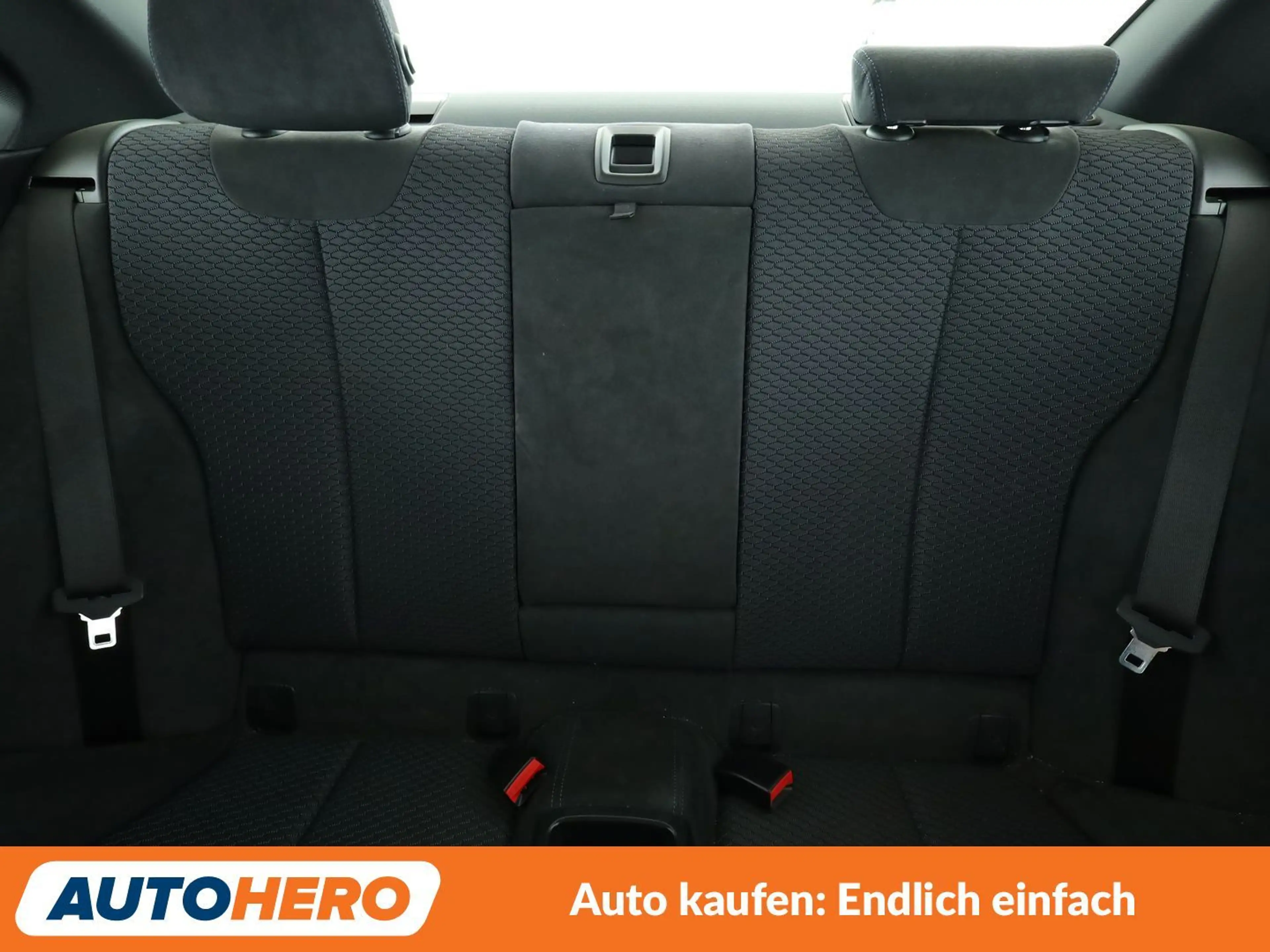 BMW 218 218d M Sport — photo 15
