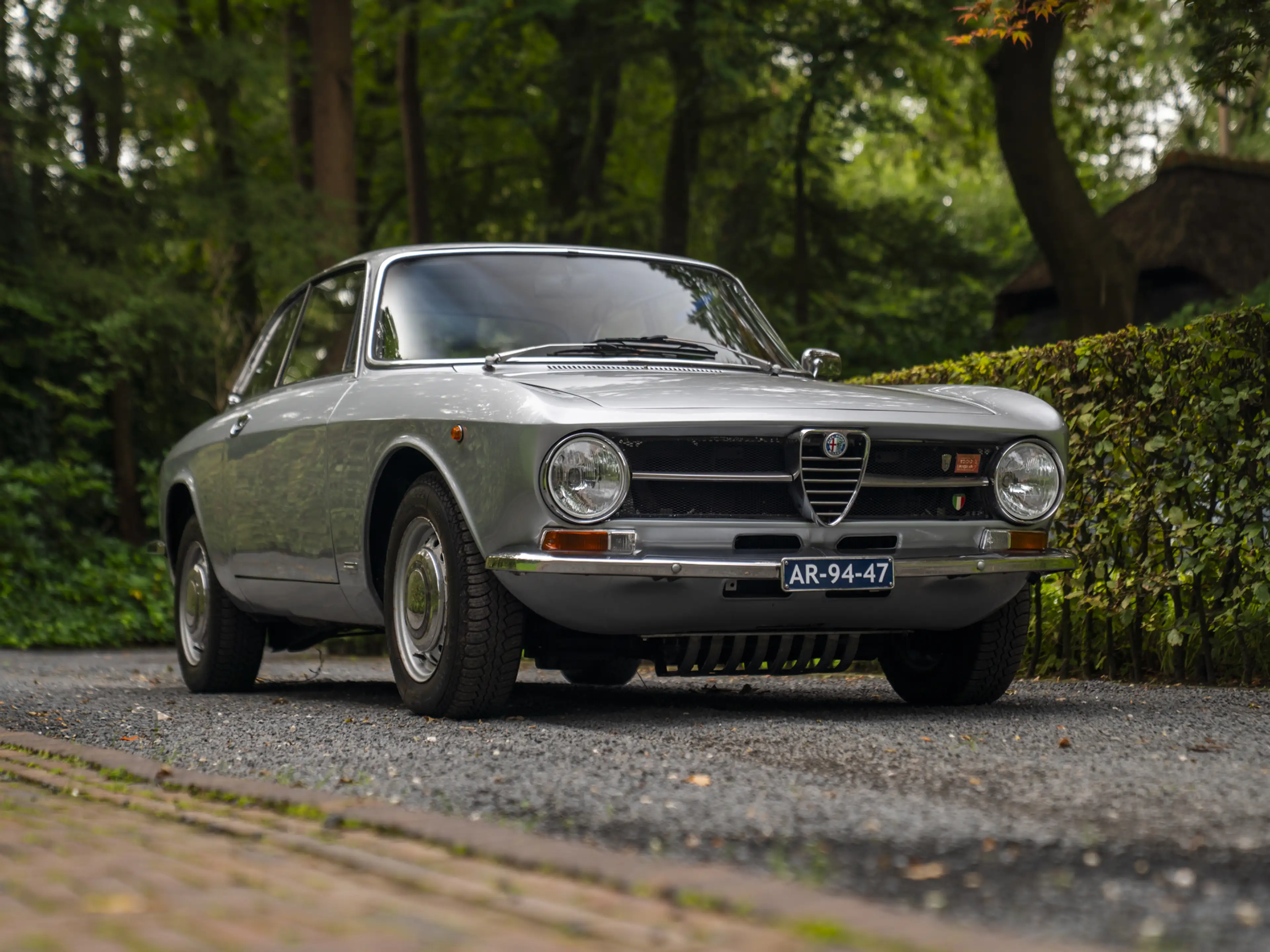 Alfa Romeo GT 1300 Junior — photo 3