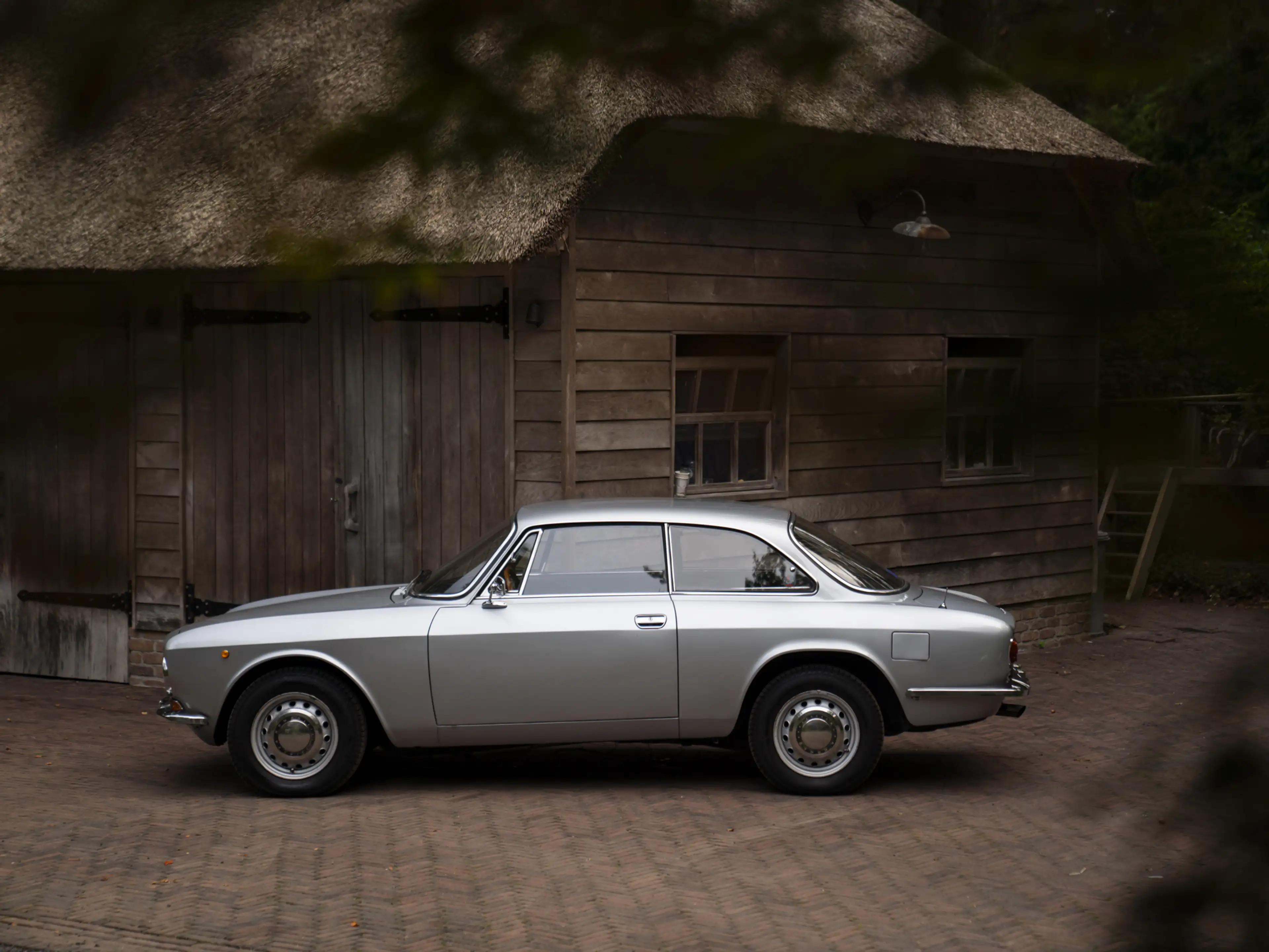 Alfa Romeo GT 1300 Junior — photo 17