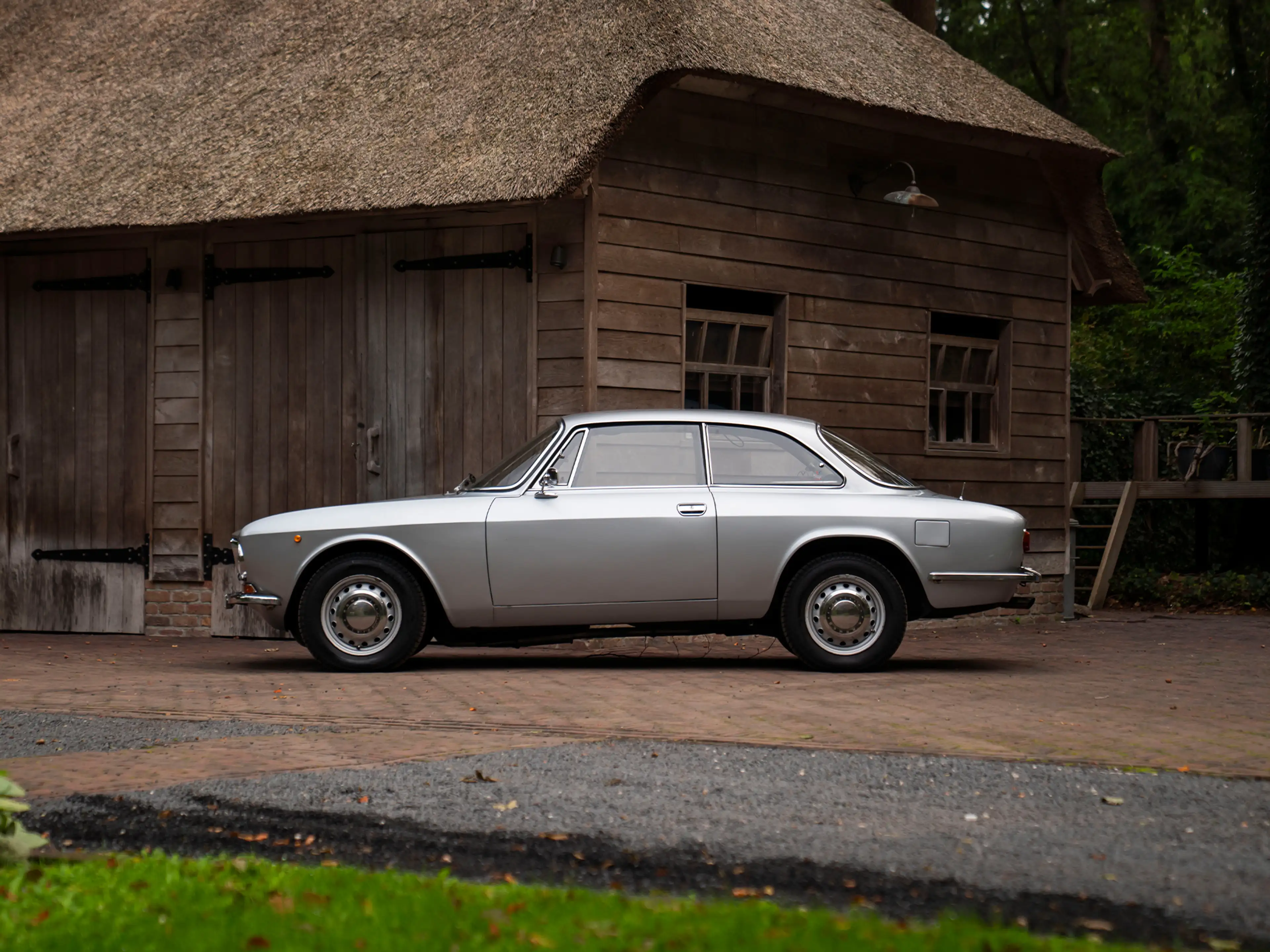 Alfa Romeo GT 1300 Junior — photo 4