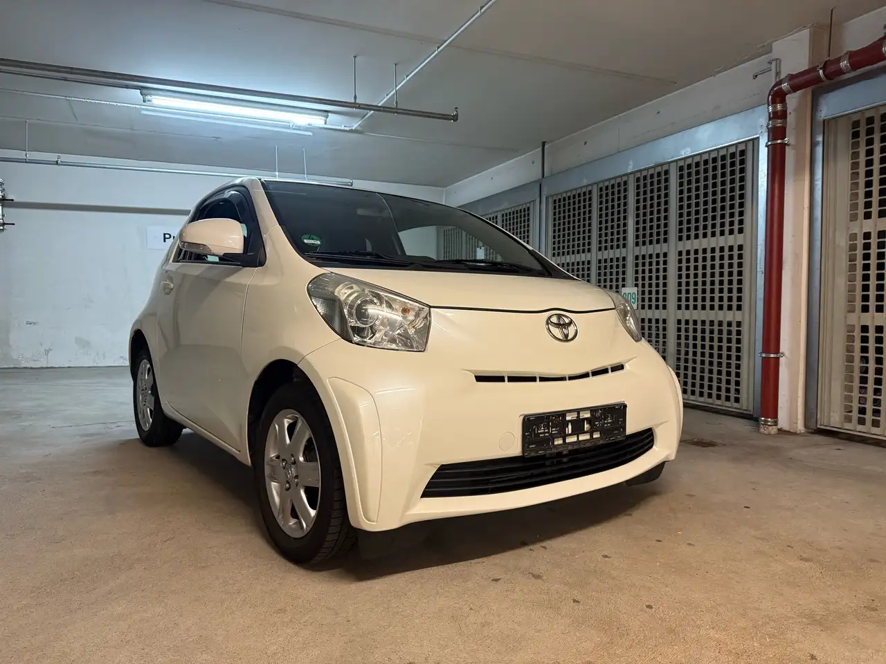 Toyota iQ