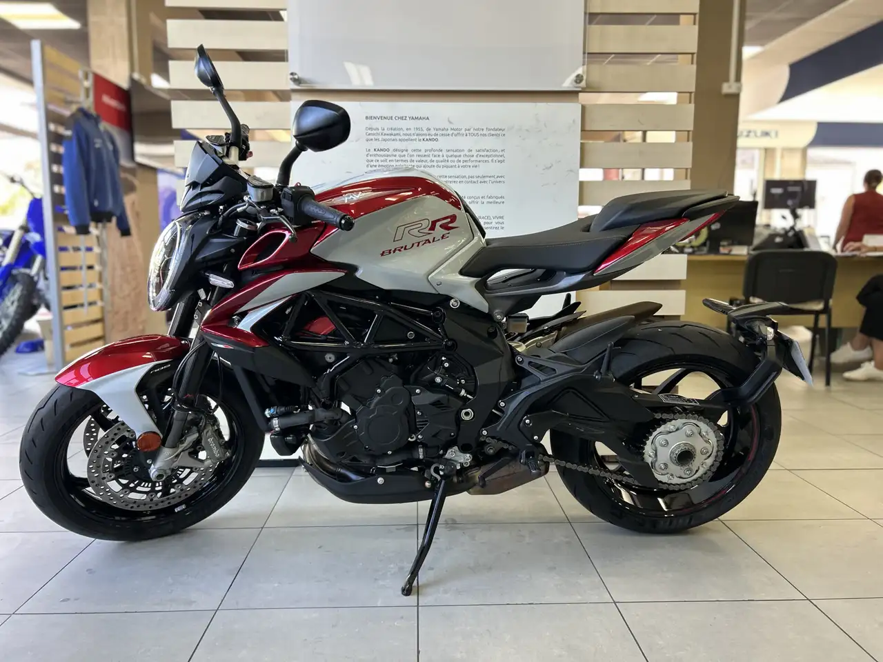 MV Agusta Brutale 800