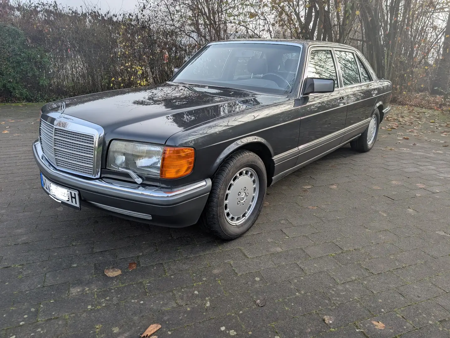 Mercedes-Benz S 560 SEL Oldtimer H-Kennzeichen, Langversion, MOPF Green - 1