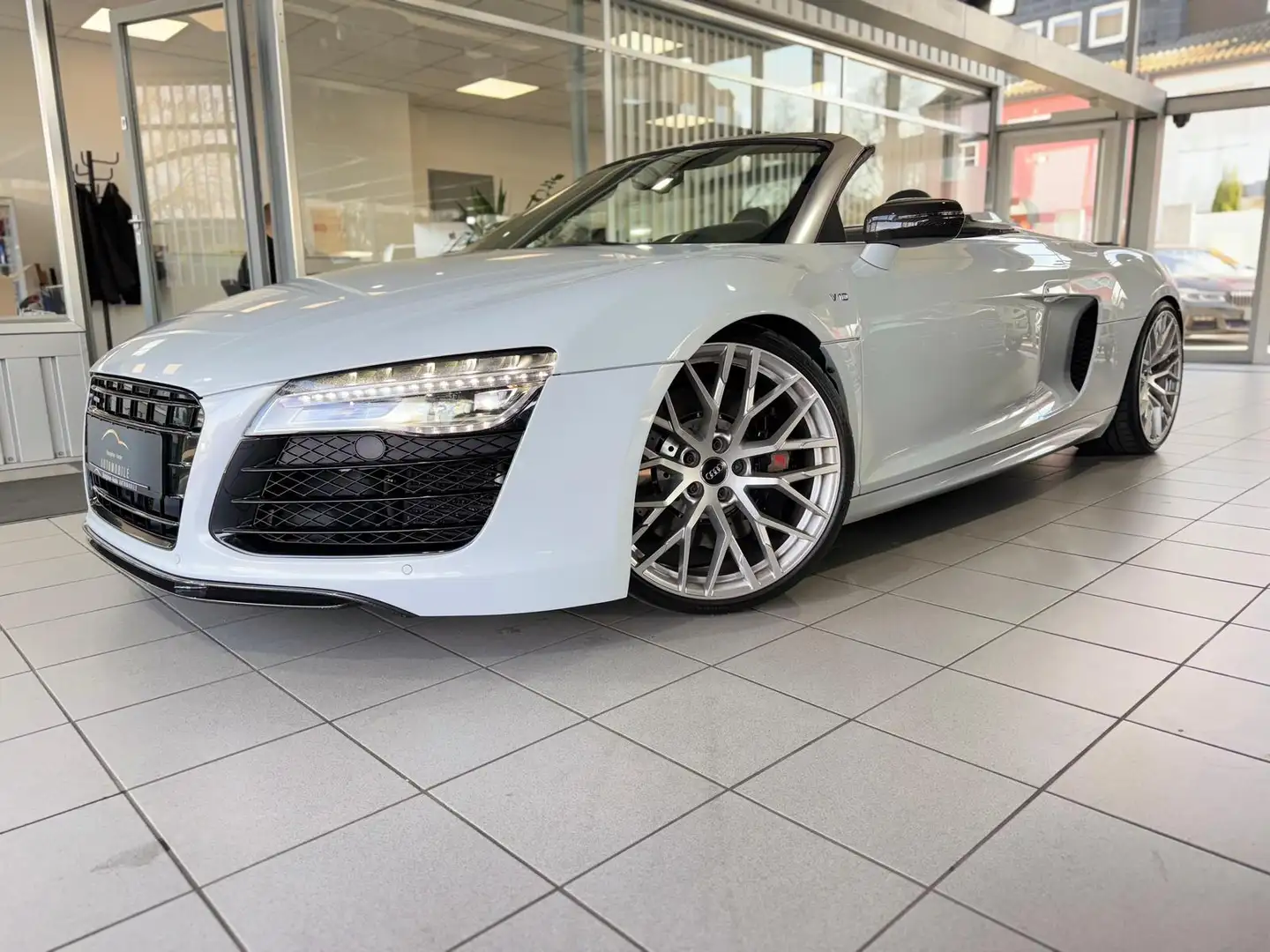 Audi R8 Spyder 5.2 FSI QUATTRO V10 S-Tronic CARBON KW Šedá - 2