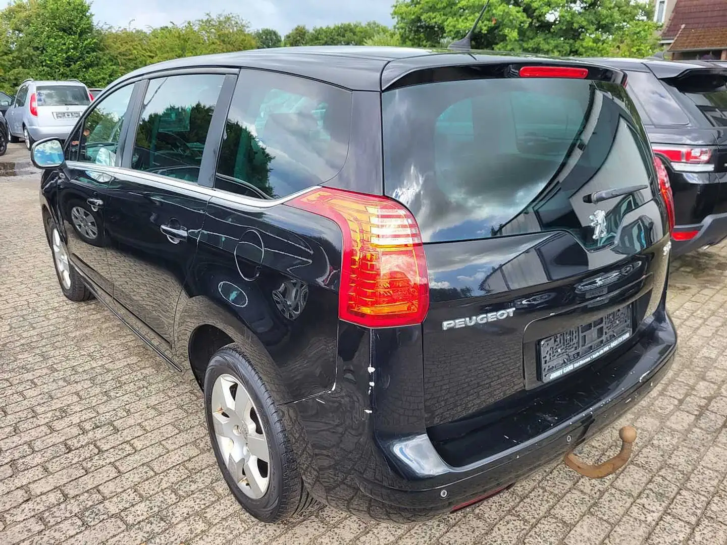 Peugeot 5008 Diesel HDI FAP 150 Family Plus Grau - 2