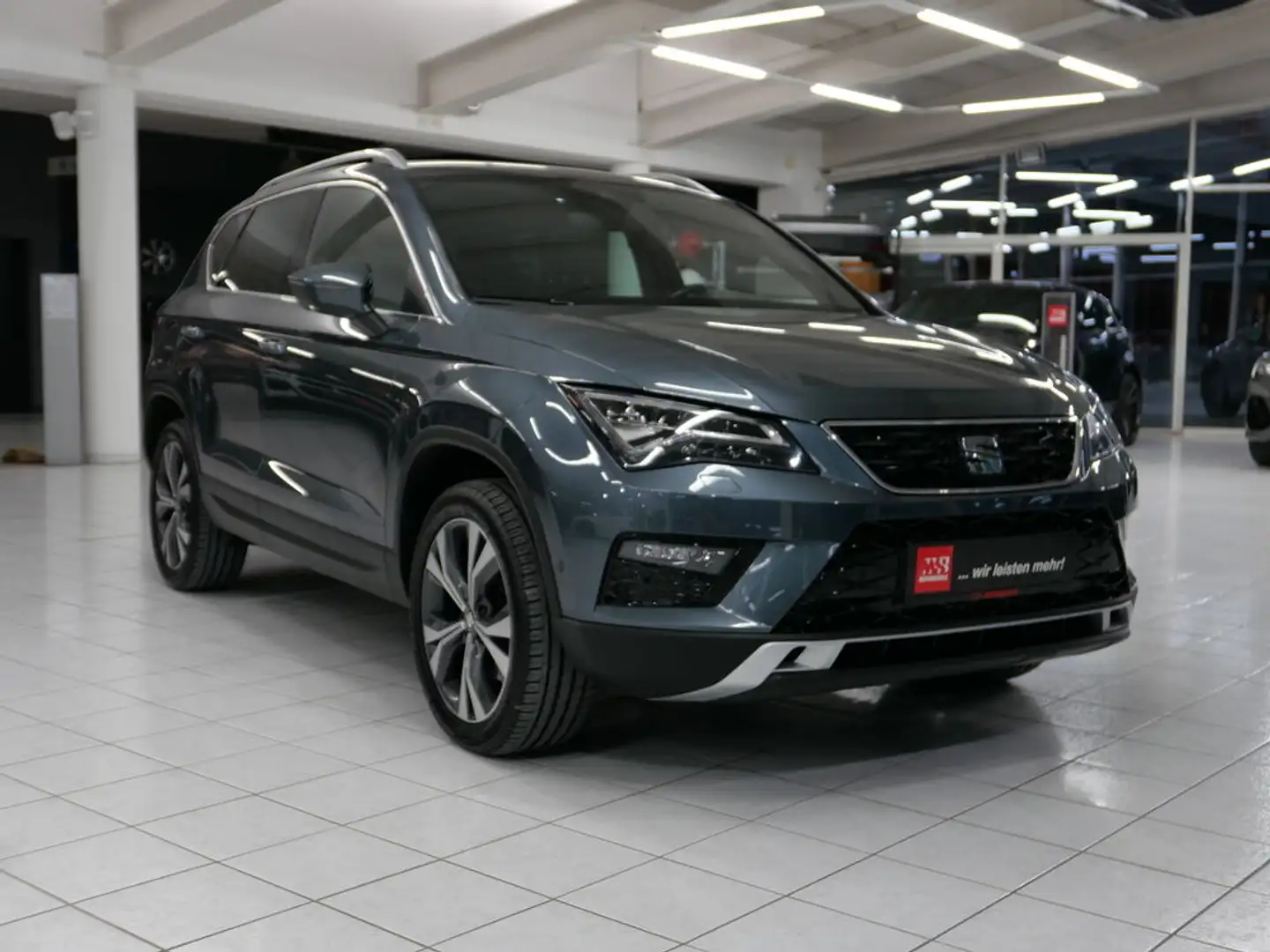 SEAT Ateca Xcellence 4Drive *BEATS AUDIO*AHK*CARPLAY* Grau - 1