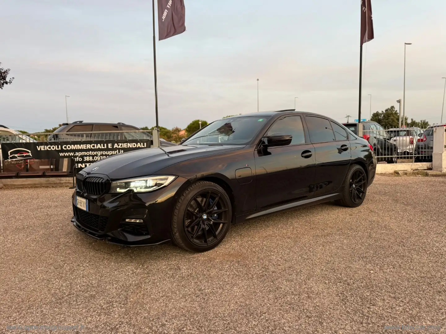 BMW 320 330e M SPORT PLUG-IN HYBRID - 2