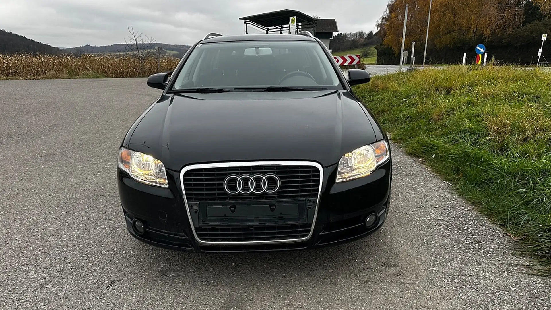 Audi A4 Avant 2,0 TDI Schwarz - 1