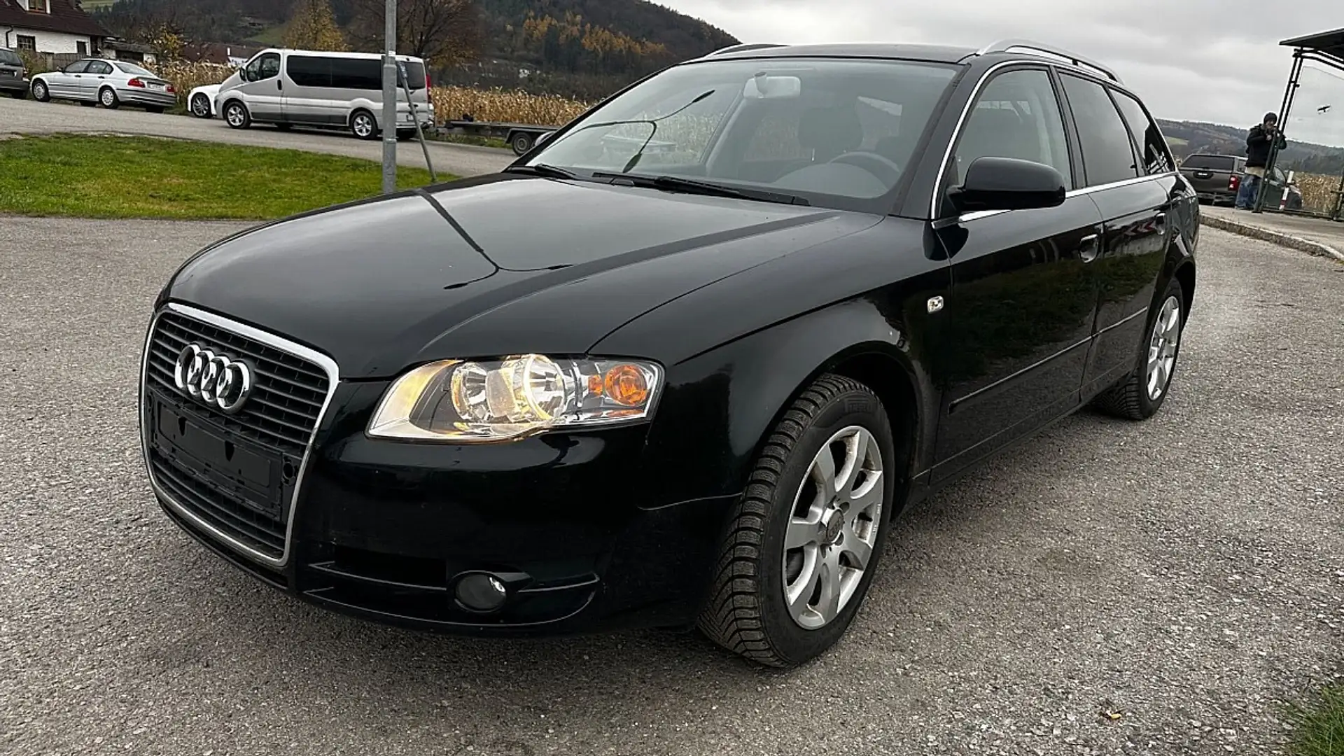 Audi A4 Avant 2,0 TDI Schwarz - 2