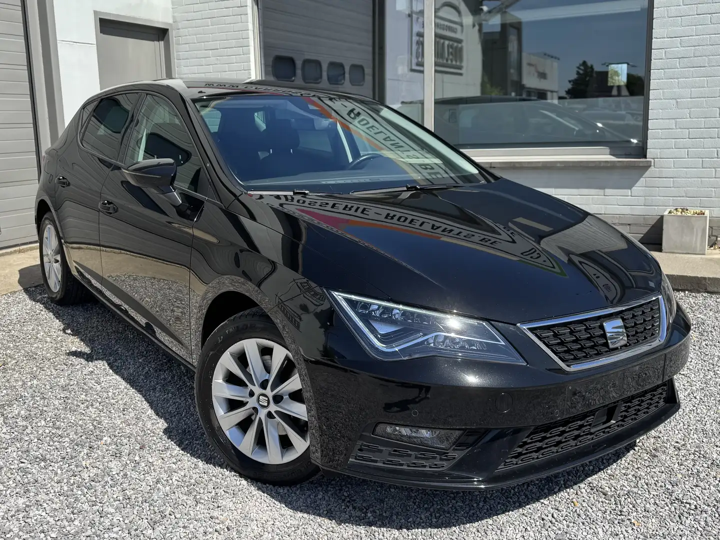SEAT Leon 1.5 TSI // COCKPIT // CAMERA // NAV // LED // GAR Zwart - 2