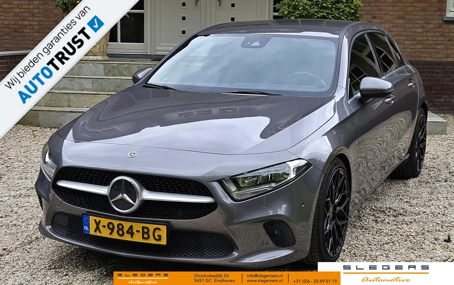 Mercedes-Benz A 180 Business Solution AMG Gris - 2