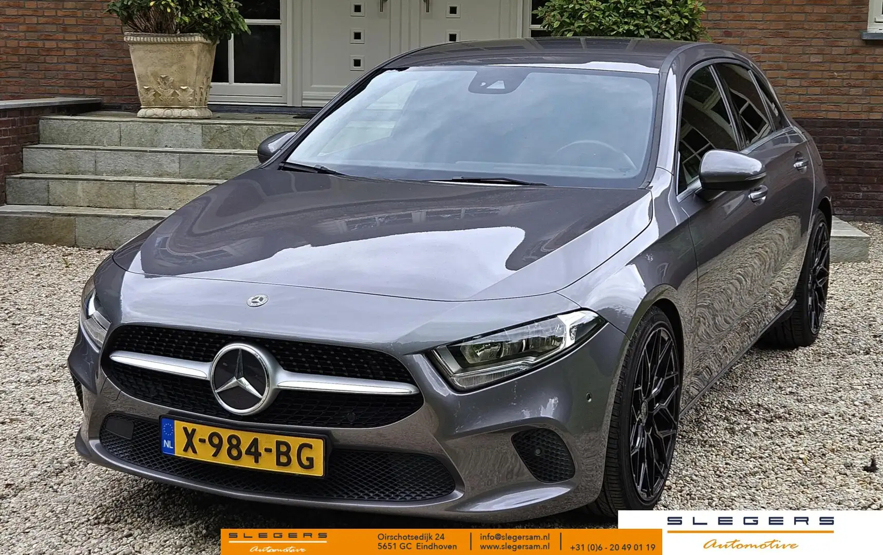 Mercedes-Benz A 180 Business Solution AMG Grijs - 2