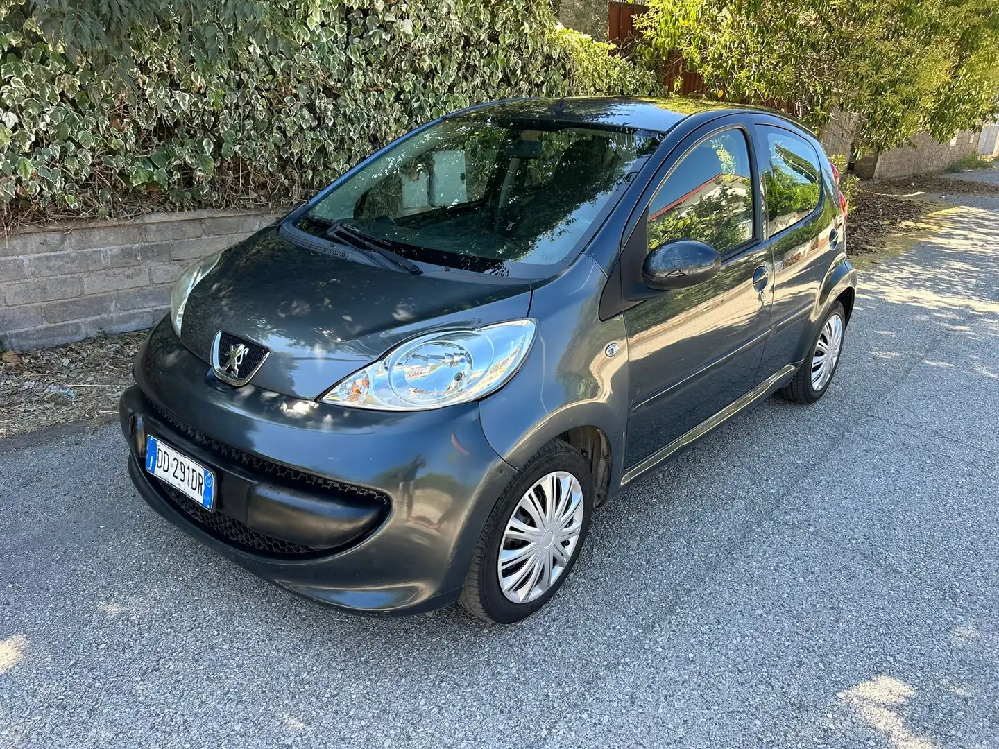 Peugeot 107 5p 1.0 12v Plaisir - 1
