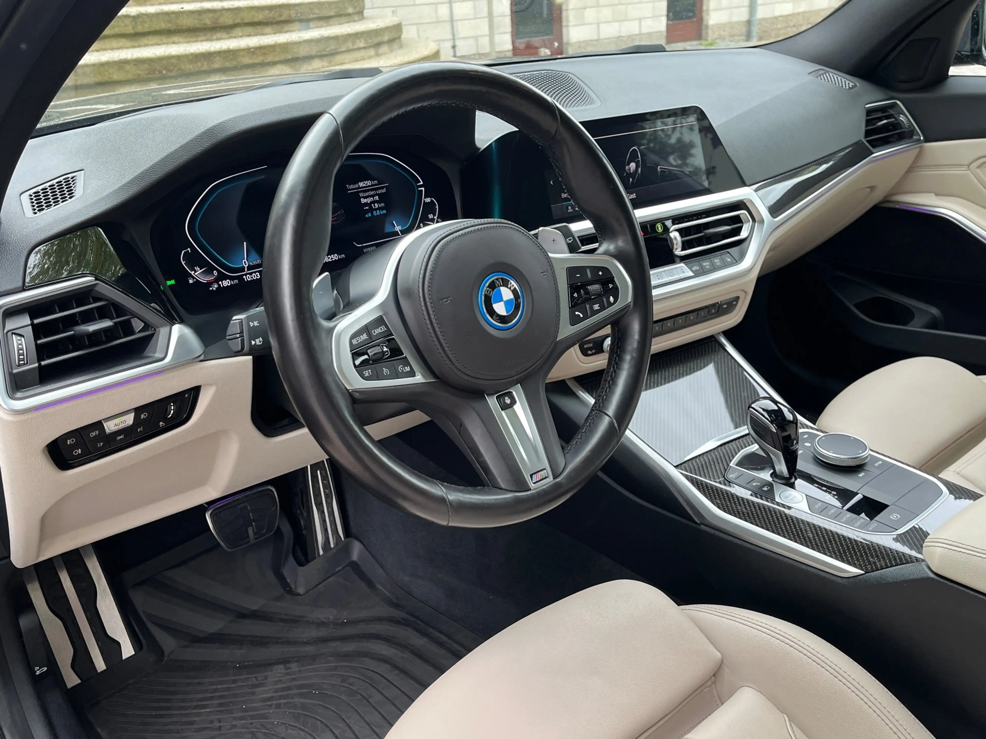 BMW 330 3-serie Touring 330e M-Sport | BMW Individual | Pa — photo 2