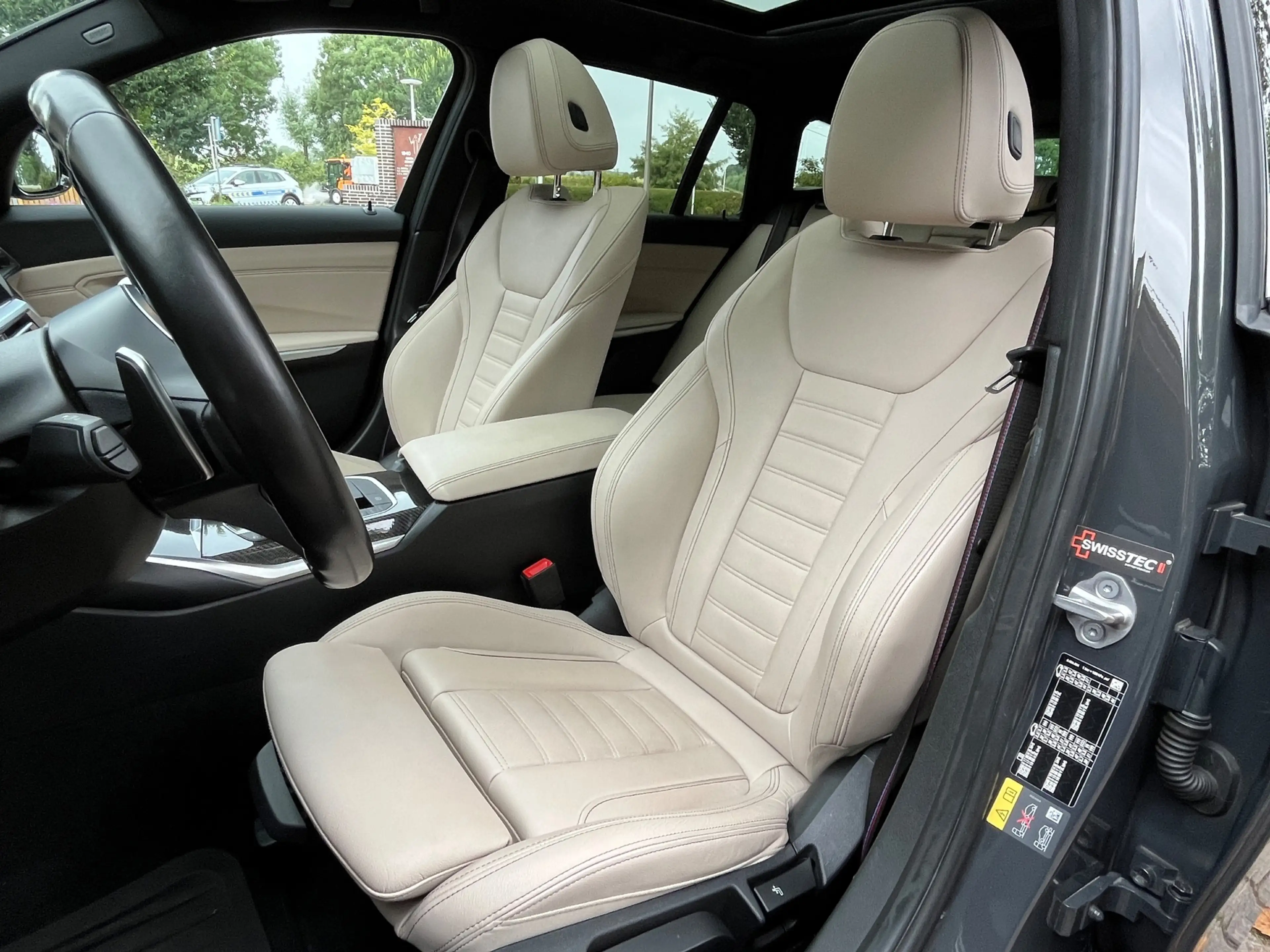BMW 330 3-serie Touring 330e M-Sport | BMW Individual | Pa — photo 4