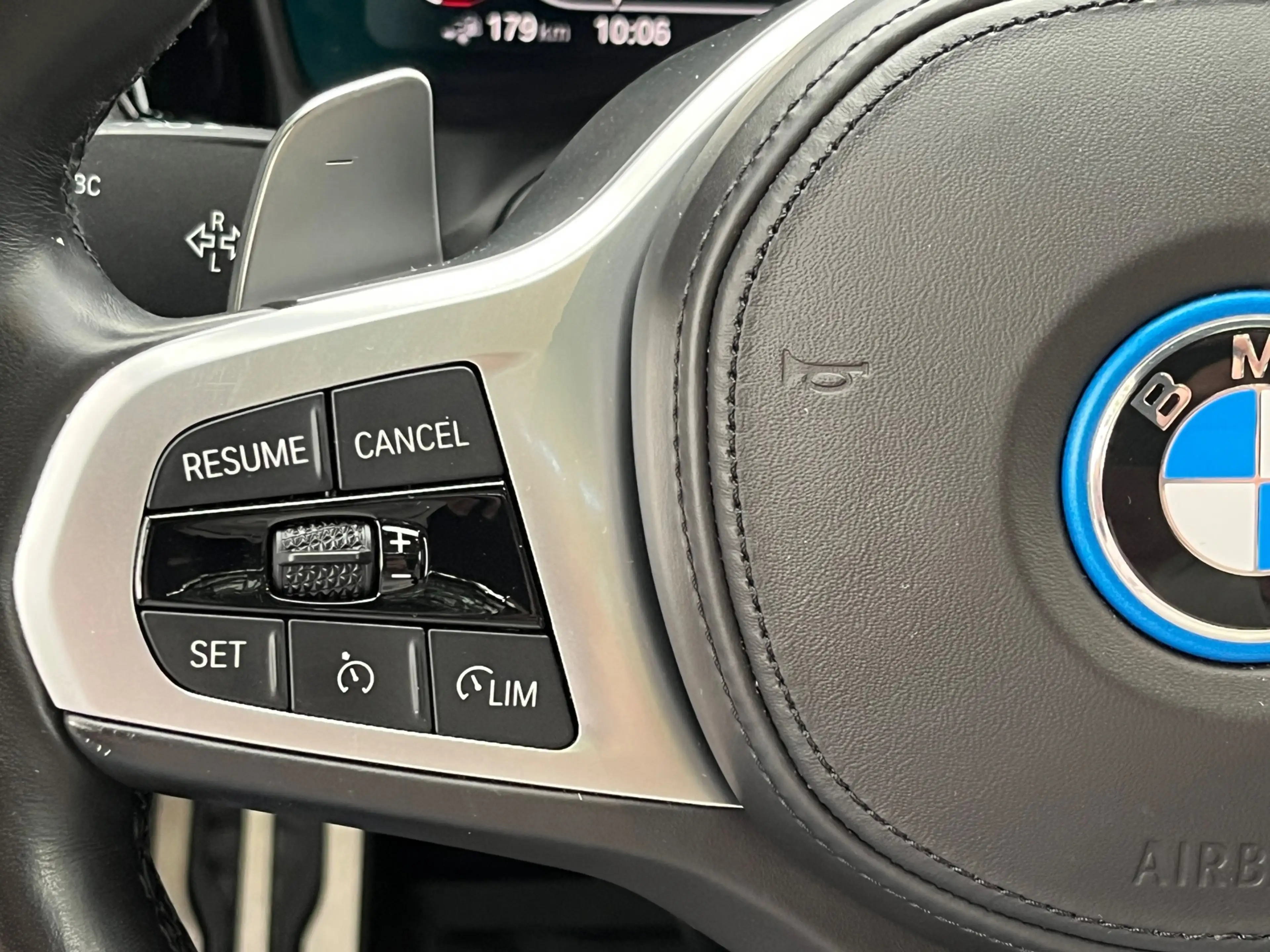 BMW 330 3-serie Touring 330e M-Sport | BMW Individual | Pa — photo 40