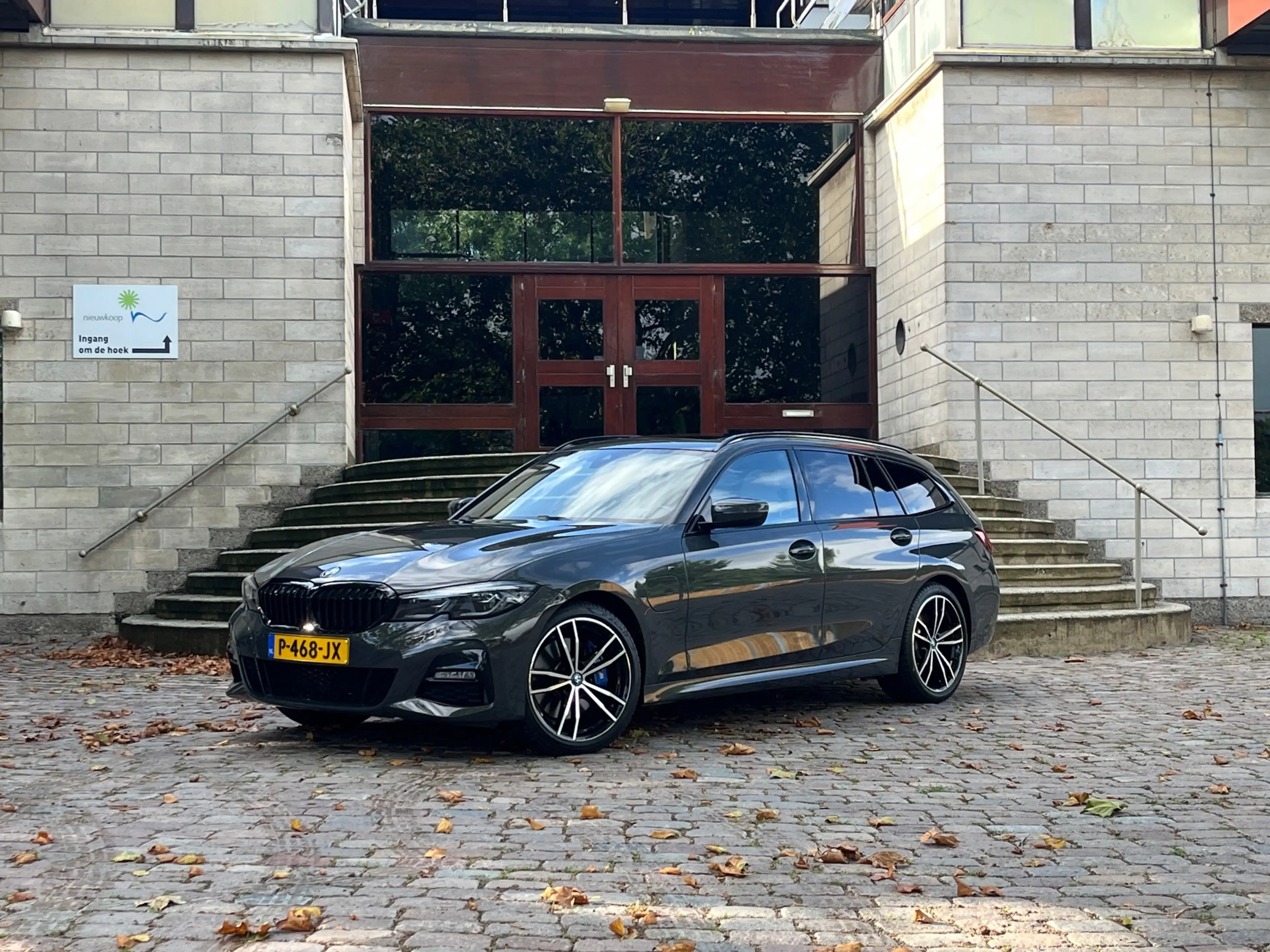 BMW 330 3-serie Touring 330e M-Sport | BMW Individual | Pa — photo 15