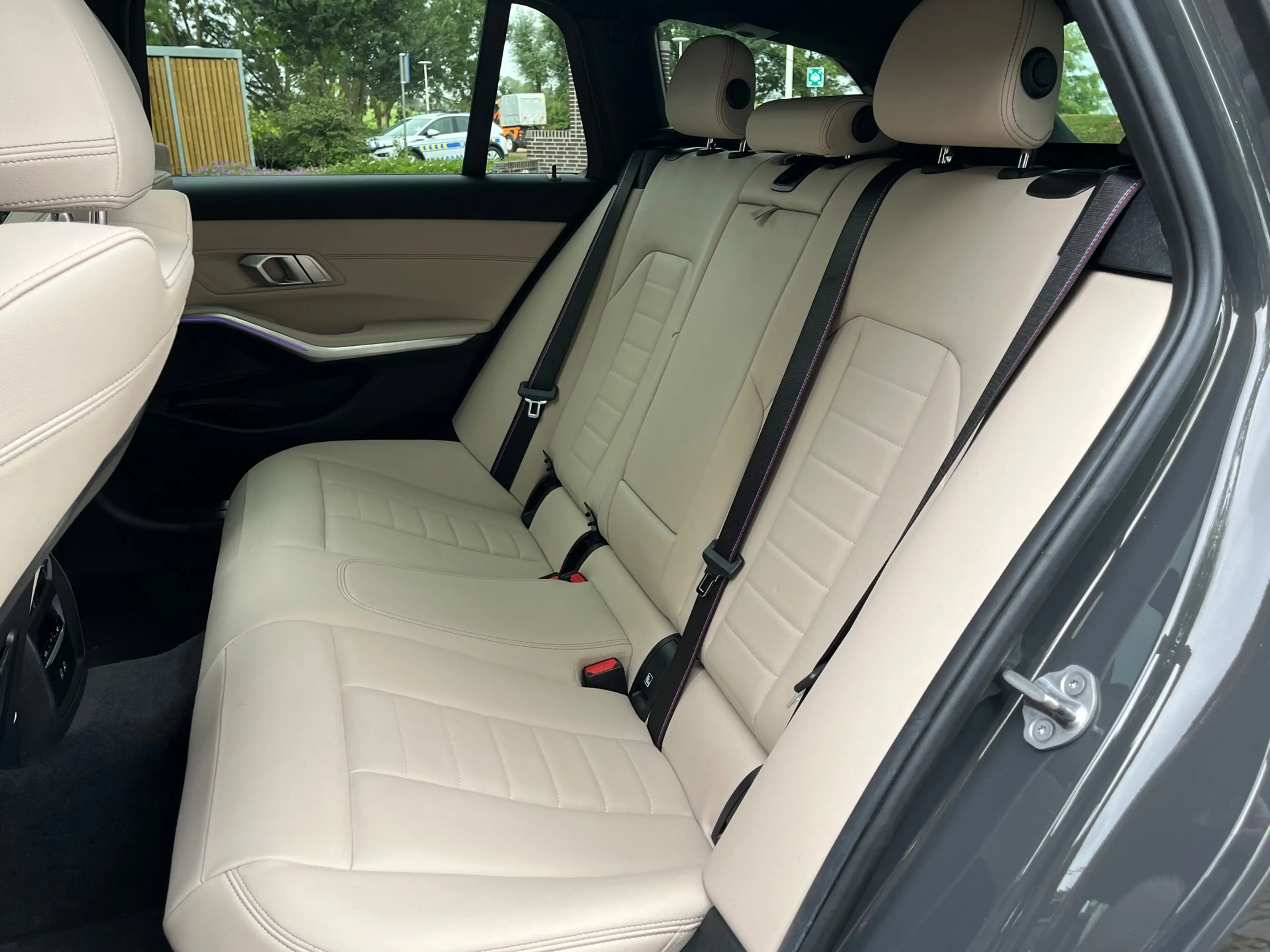 BMW 330 3-serie Touring 330e M-Sport | BMW Individual | Pa — photo 6