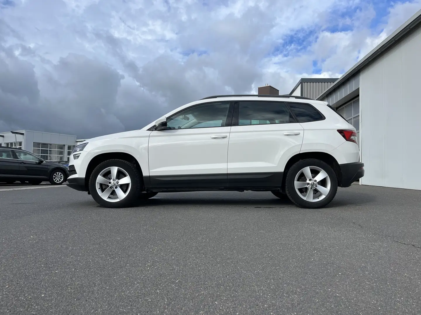 Skoda Karoq 2.0 TDI DSG 4x4 Ambition 150€ m. 20% Anzahlung S Weiß - 2