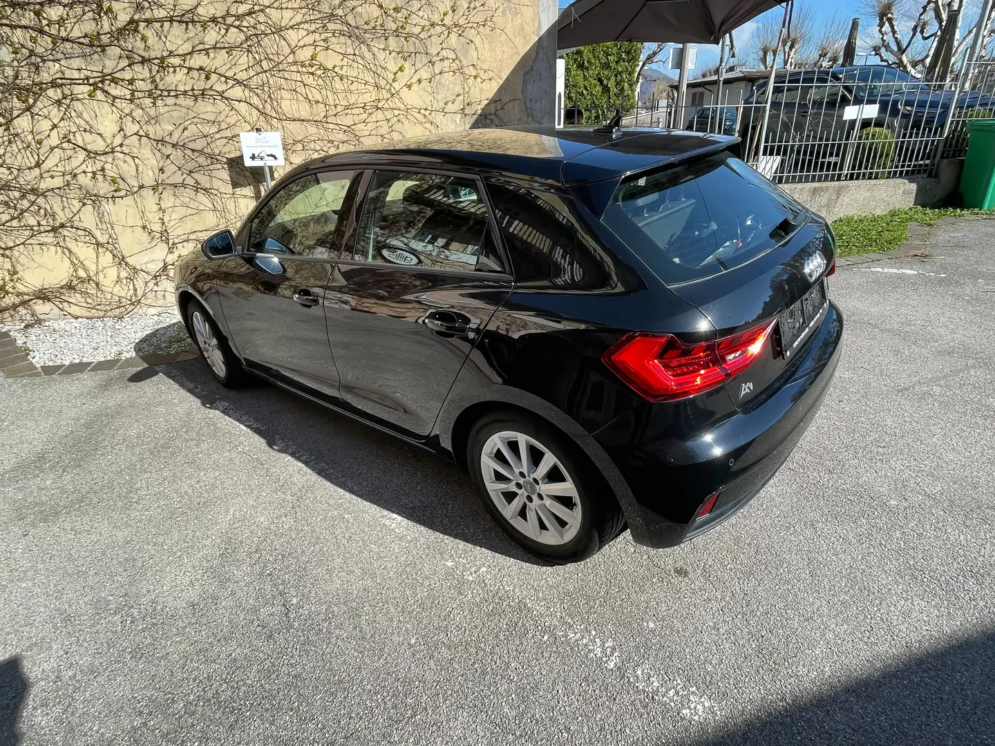 Audi A1 A1 SB 1,0 TFSI active intense S-tronic active intense Schwarz - 2