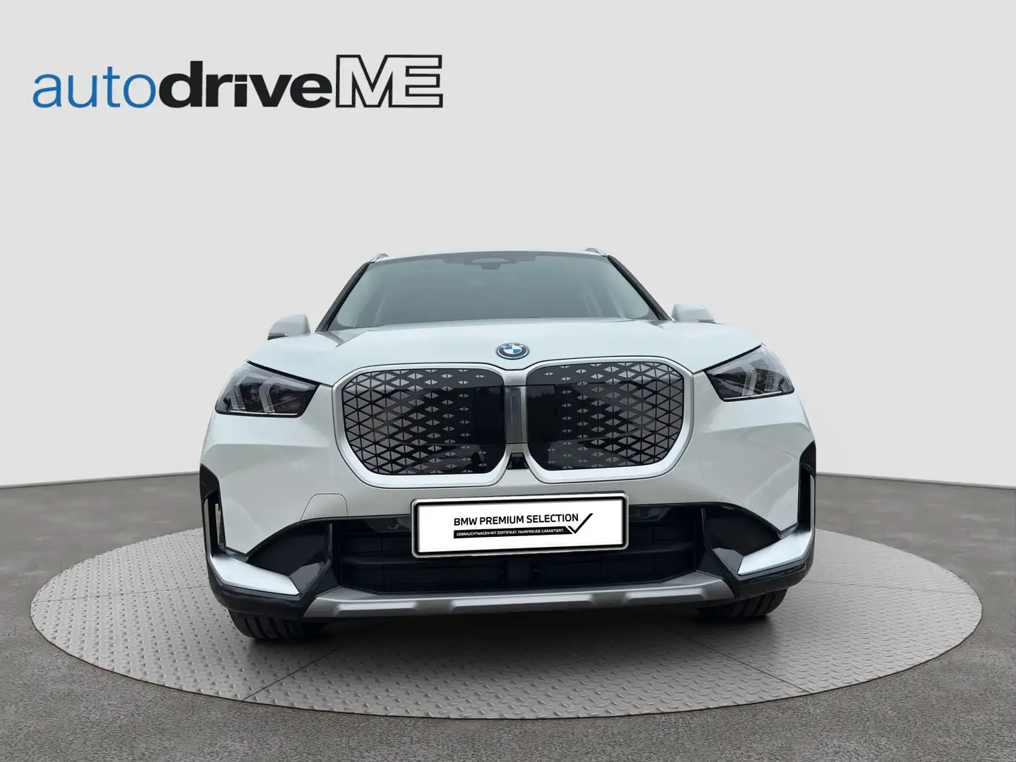 BMW iX1 eDrive 20 XLine KAM LED ACC HUD Kam. SHZ AHK Weiß - 2