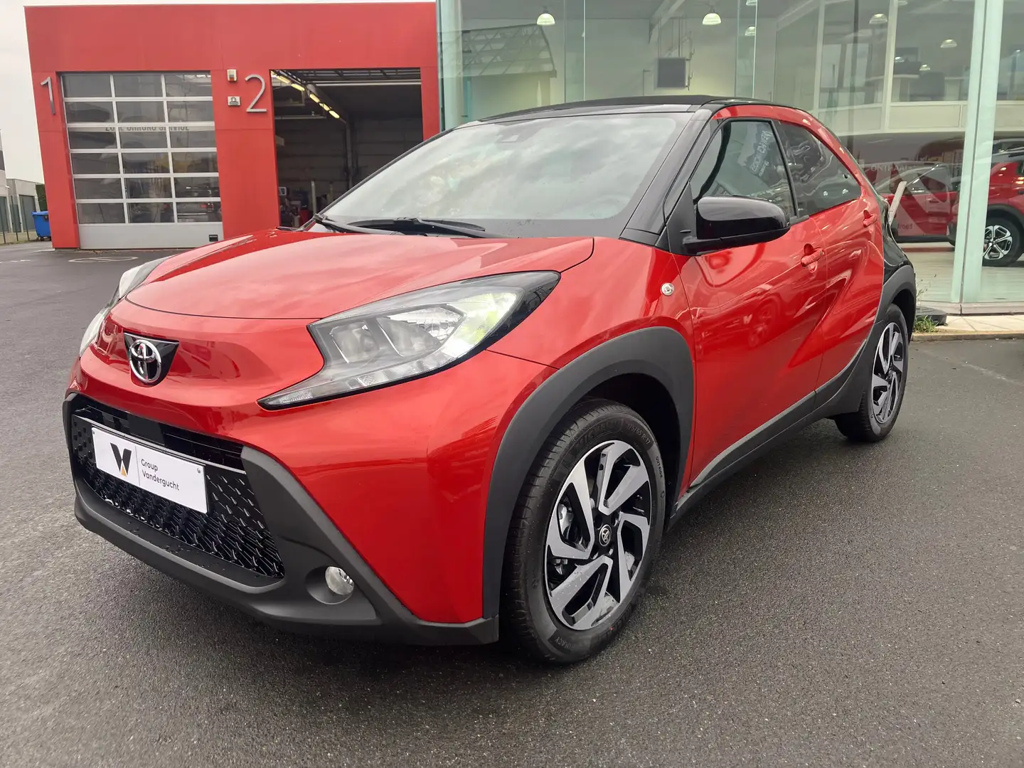 Toyota Aygo X Aygo X 1.0 S-CVT Air Orange - 1