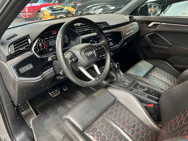 Audi RS Q3 view 9