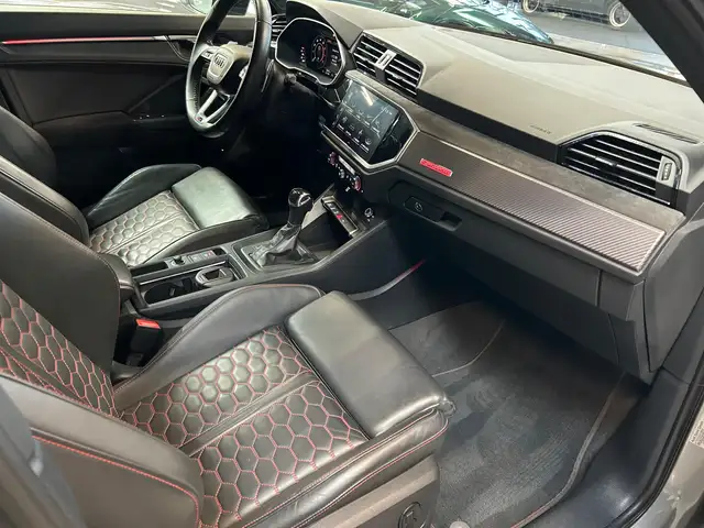 Audi RS Q3 view 11