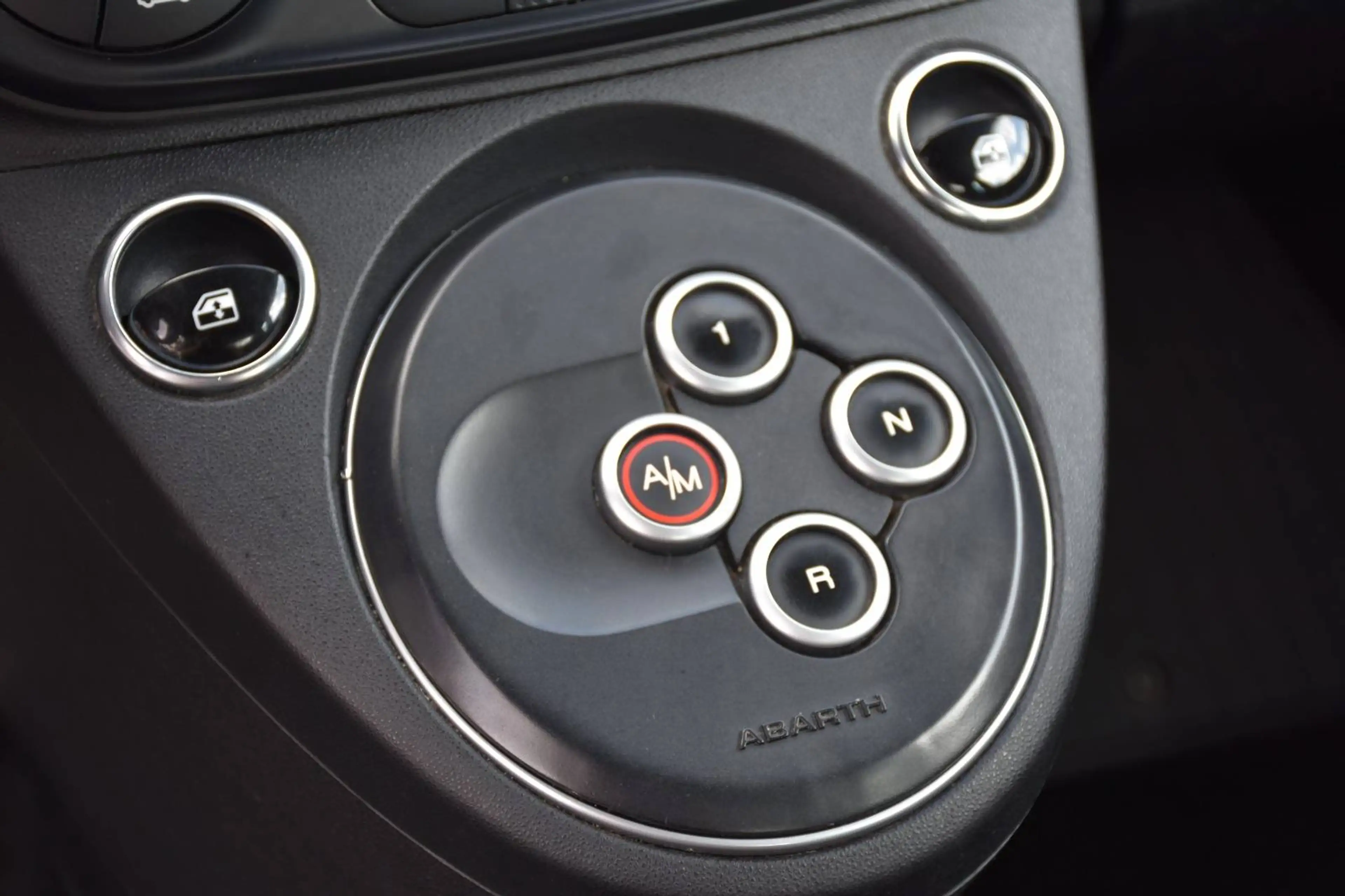Fiat 500C Abarth Cabrio Airco Nieuw Model Led Navi CruiseC — photo 15