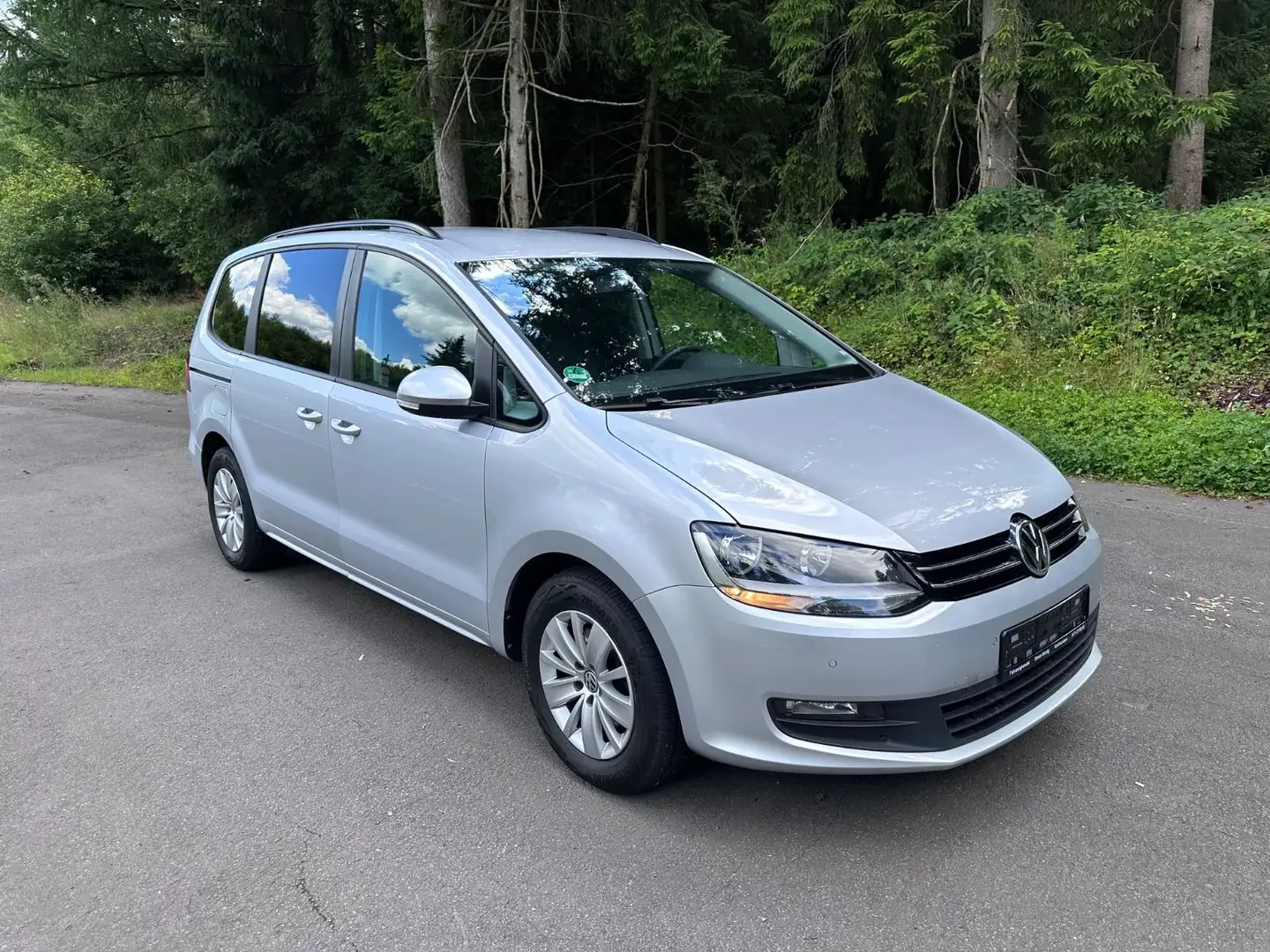 Volkswagen Sharan Trendline BMT 4Motion 1.Hand Silber - 1