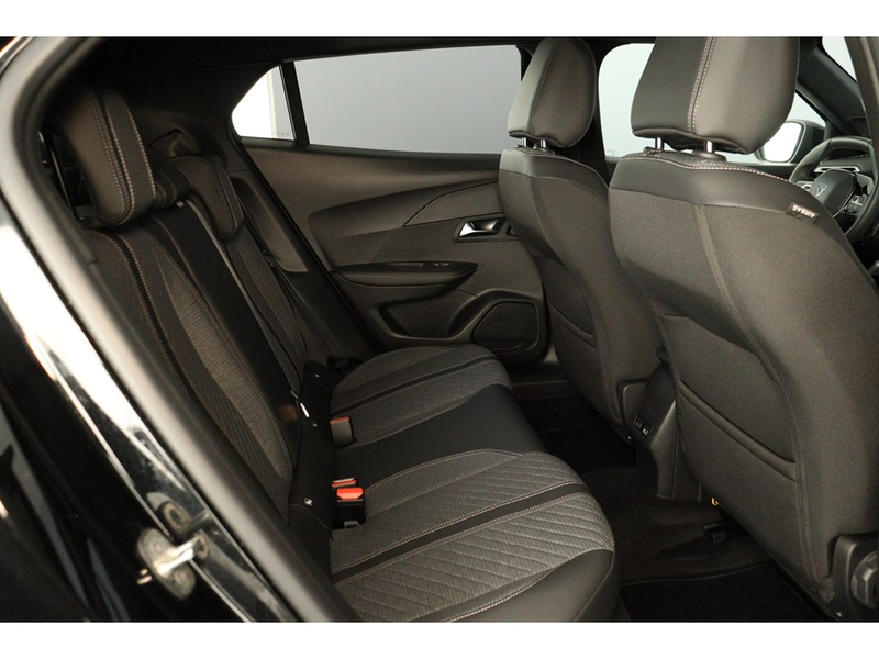 Peugeot e-2008 54kWh 156pk Allure — photo 12