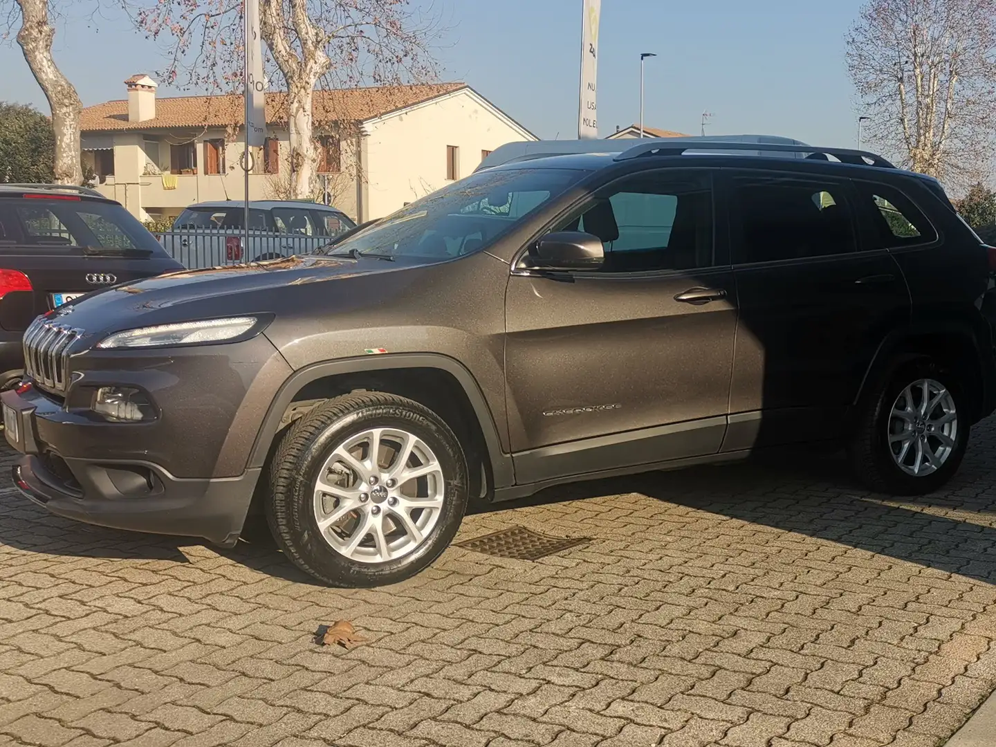 Jeep Cherokee Cherokee 2.0 mjt II Longitu 4wd drive I 170cv auto Szürke - 1