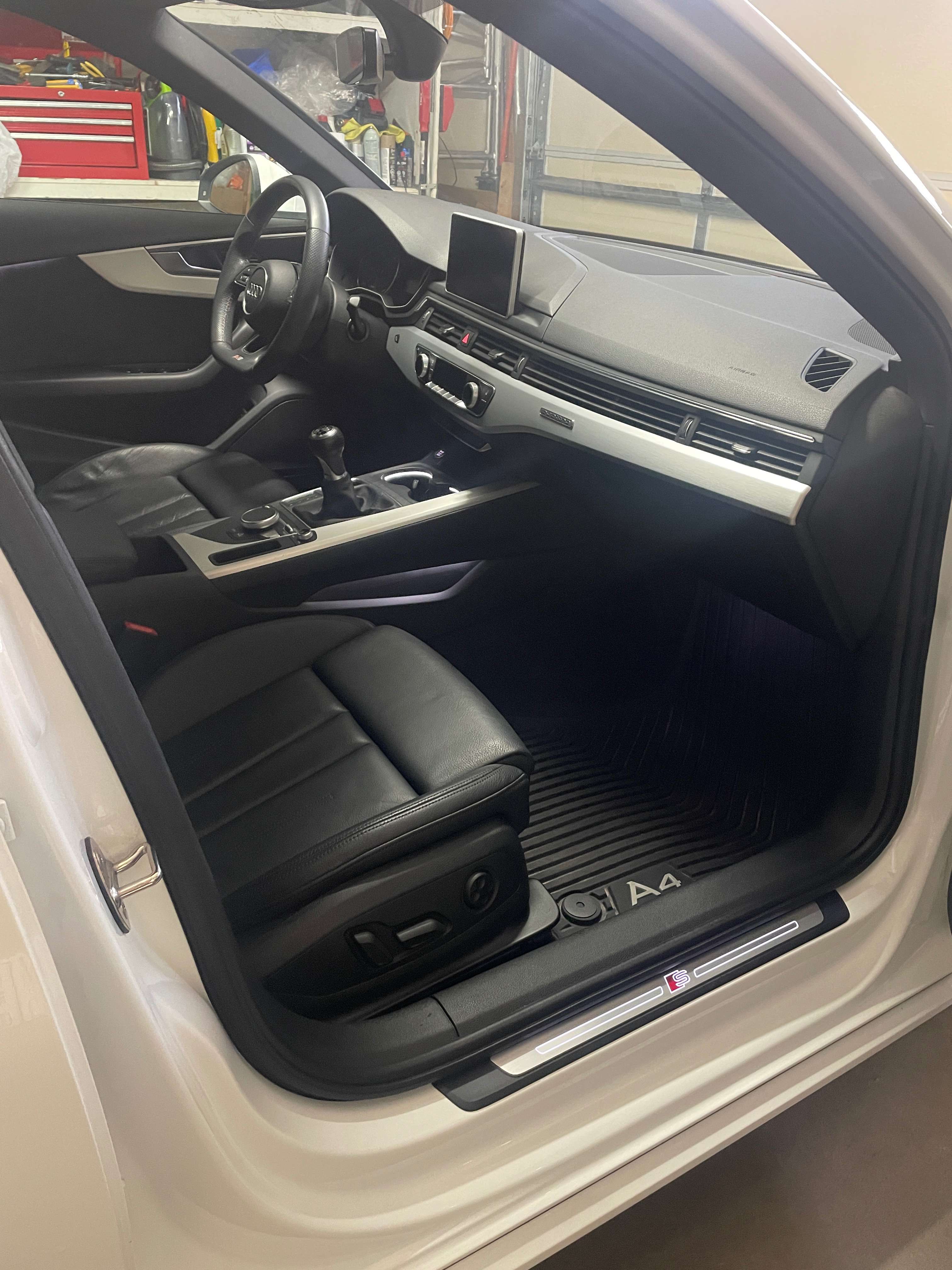 2017 Audi A4 Premium thumb 9