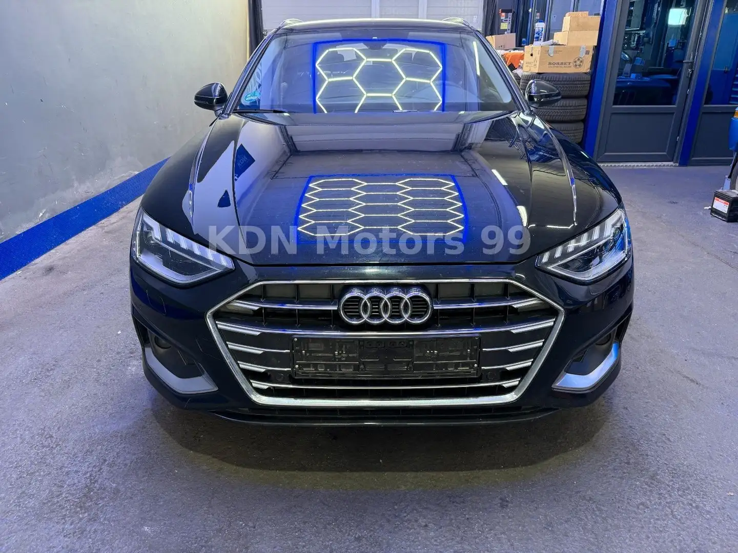 Audi A4 Avant 40 TDI * Virtual Cockpit Plus* Schwarz - 2