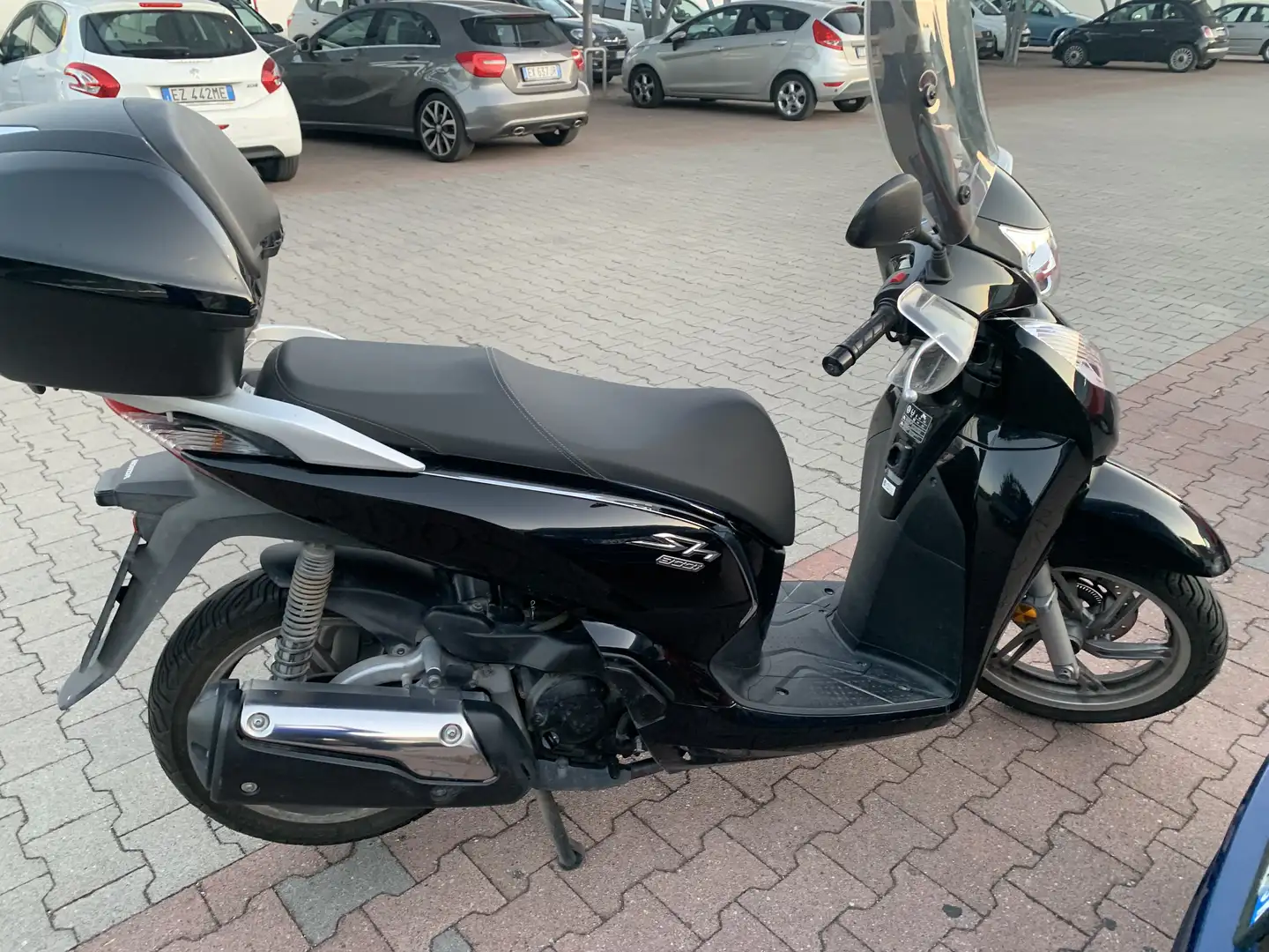 Honda SH 300 Airforce Negro - 2