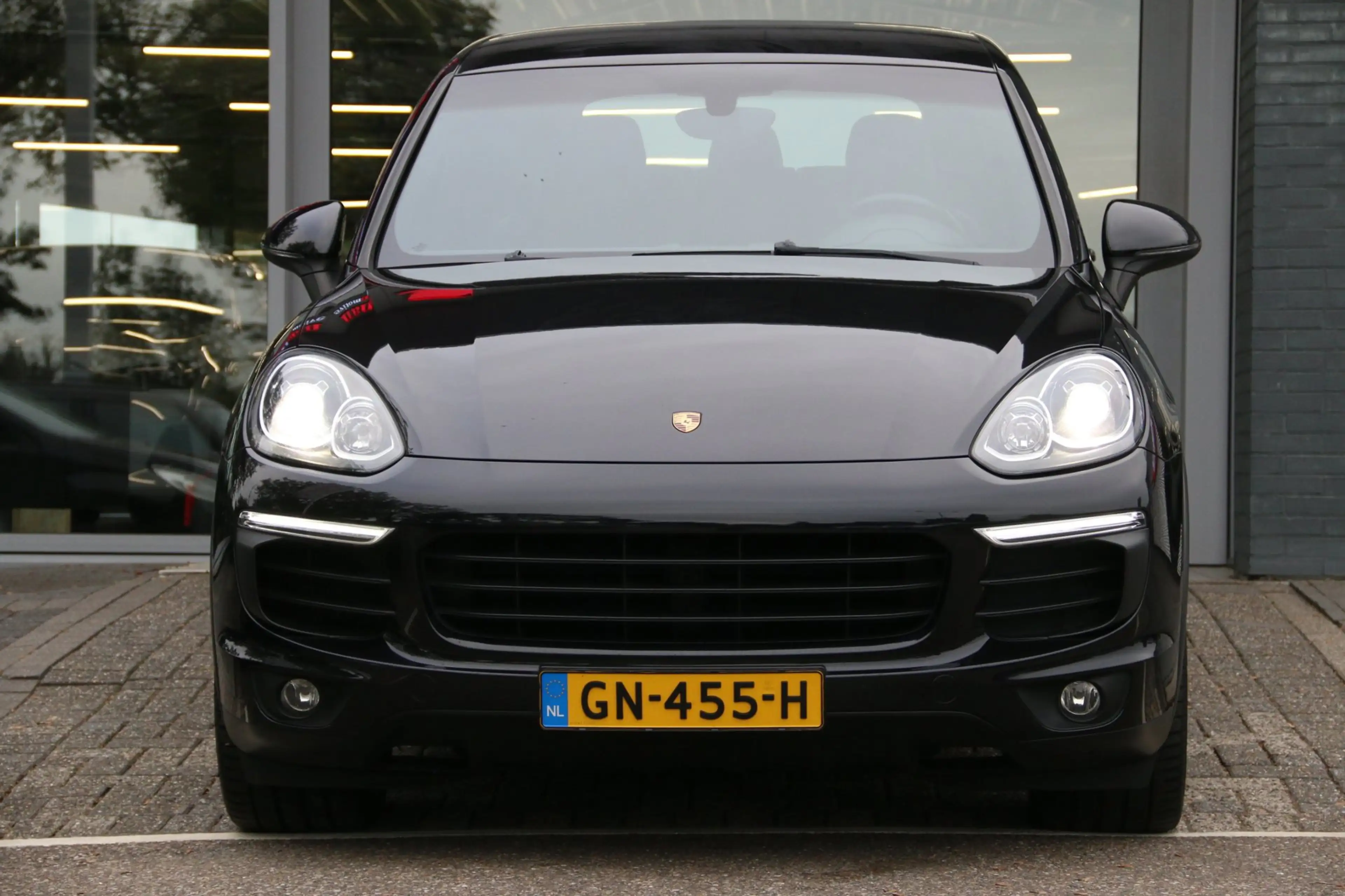 Porsche Cayenne 3.0 S E-Hybrid DEALER OND. NL-AUTO NAP! — photo 2