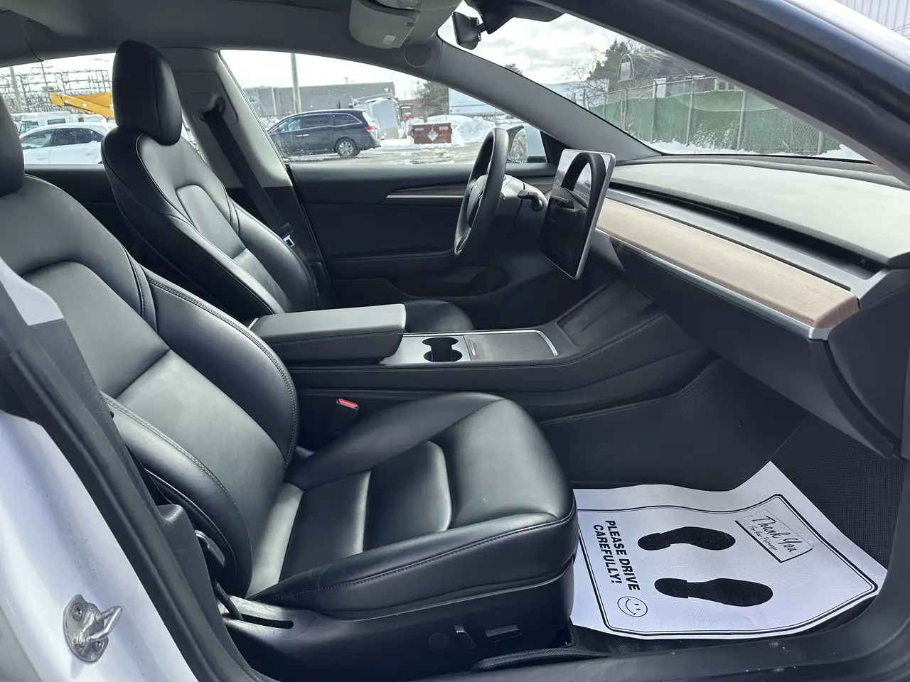 Tesla Model 3 снимка Tesla Model 3