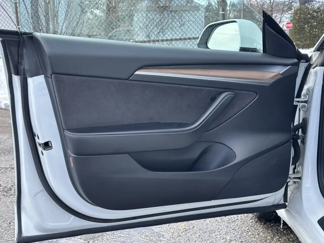 Tesla Model 3 снимка Tesla Model 3