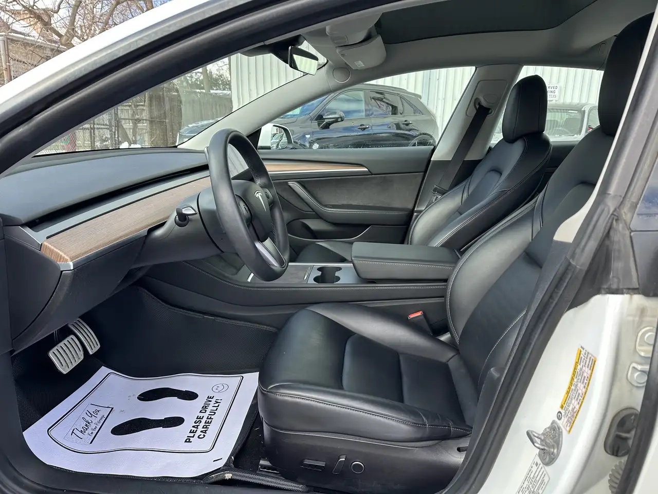 Tesla Model 3 снимка Tesla Model 3