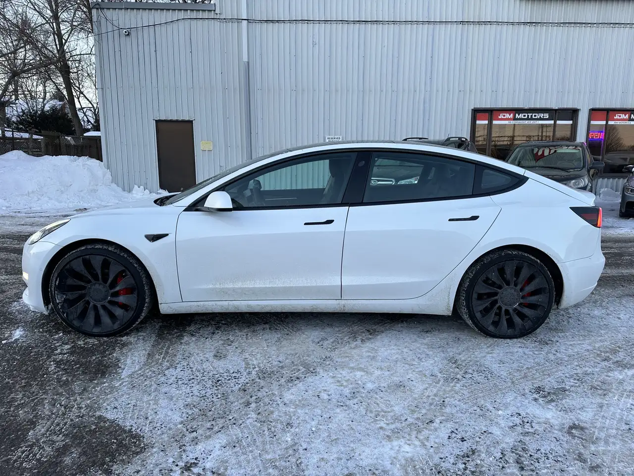 Tesla Model 3 снимка Tesla Model 3