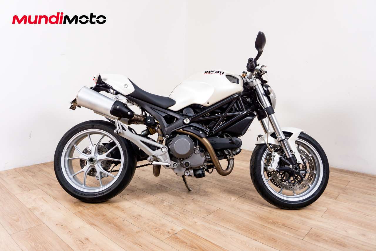 Ducati Monster 1100
