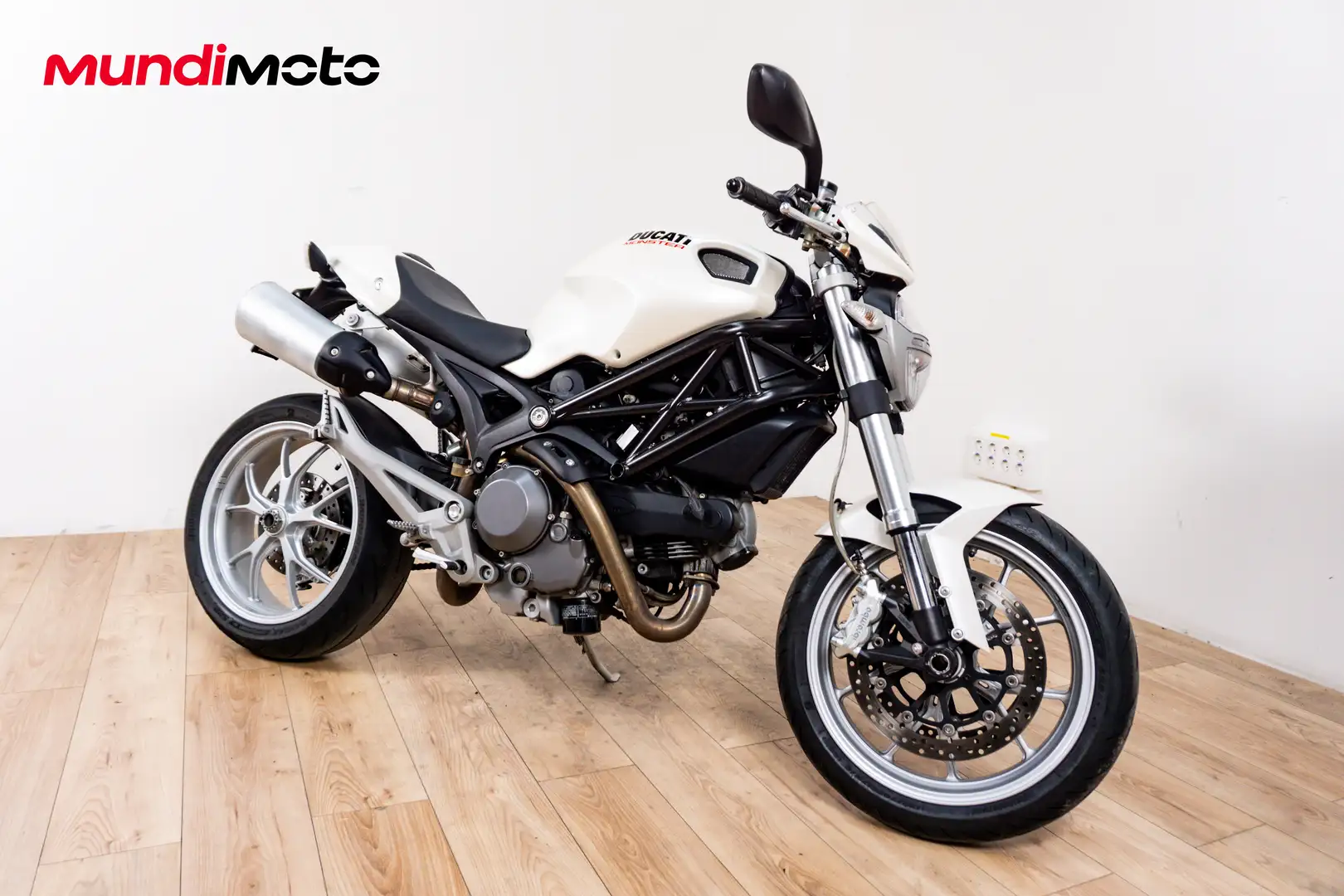 Ducati Monster 1100 - 2