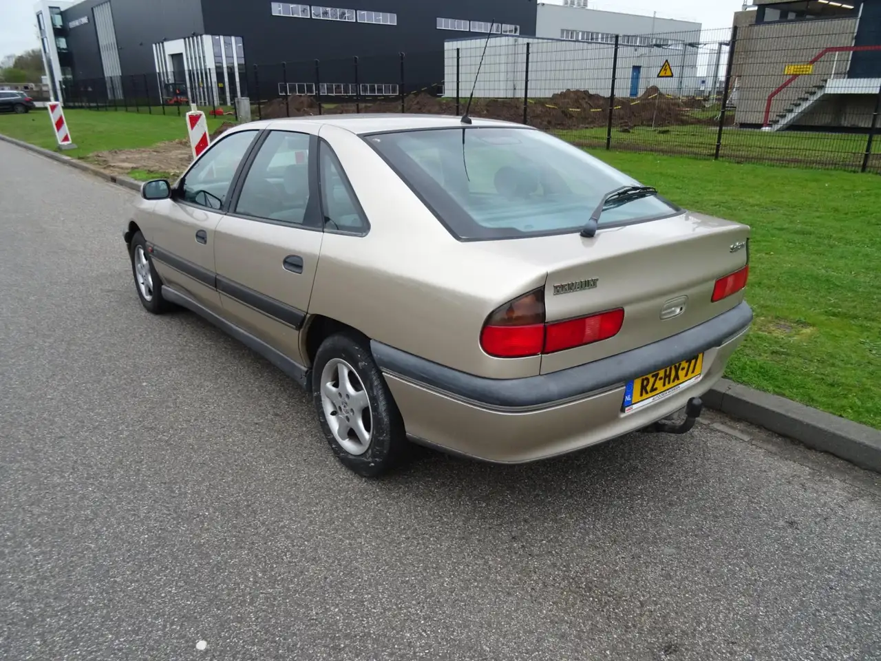 Renault Safrane 2.5 RXT automaat, foto 3