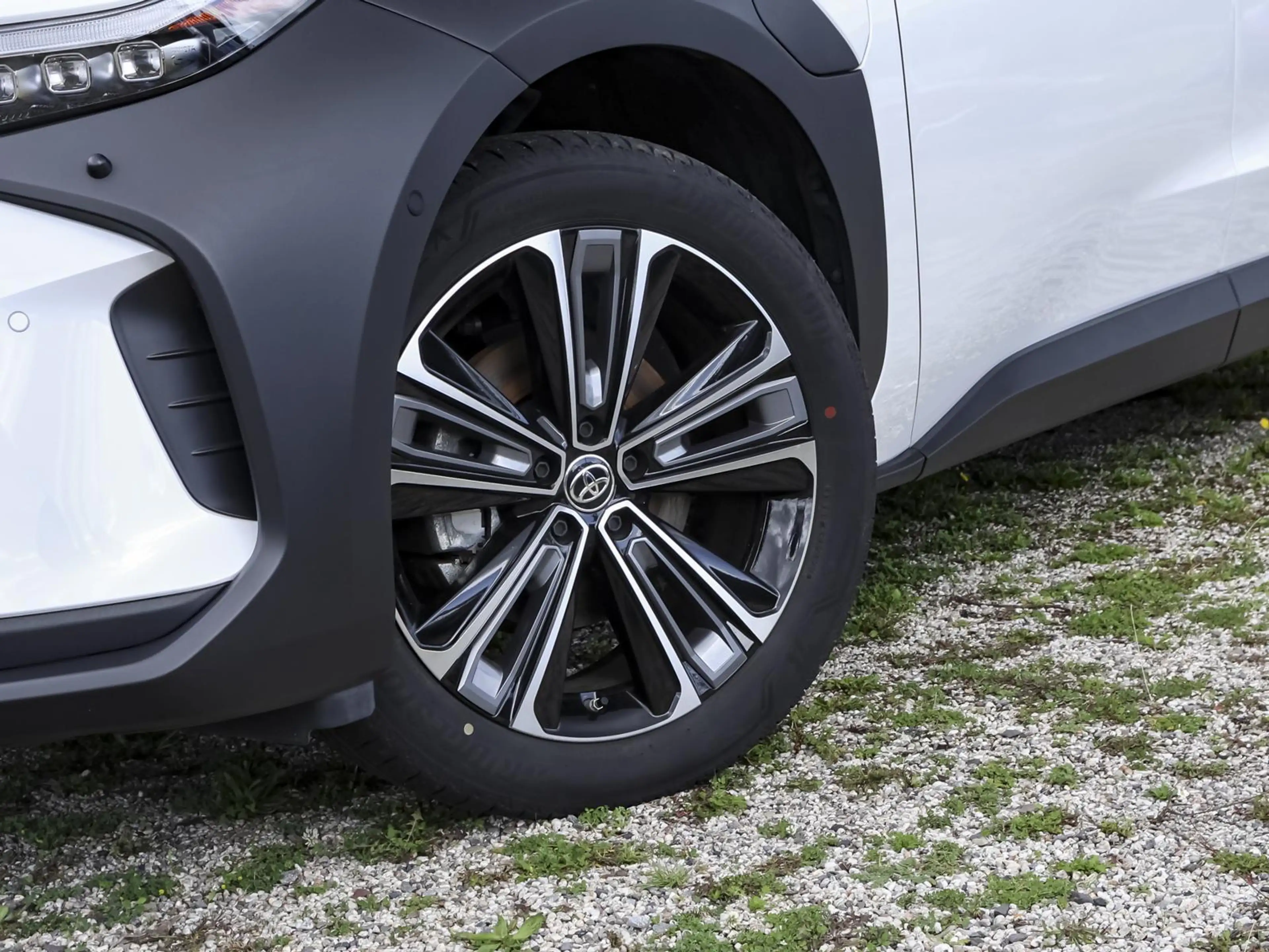 Toyota bZ4X Comfort & Technik Paket — photo 7