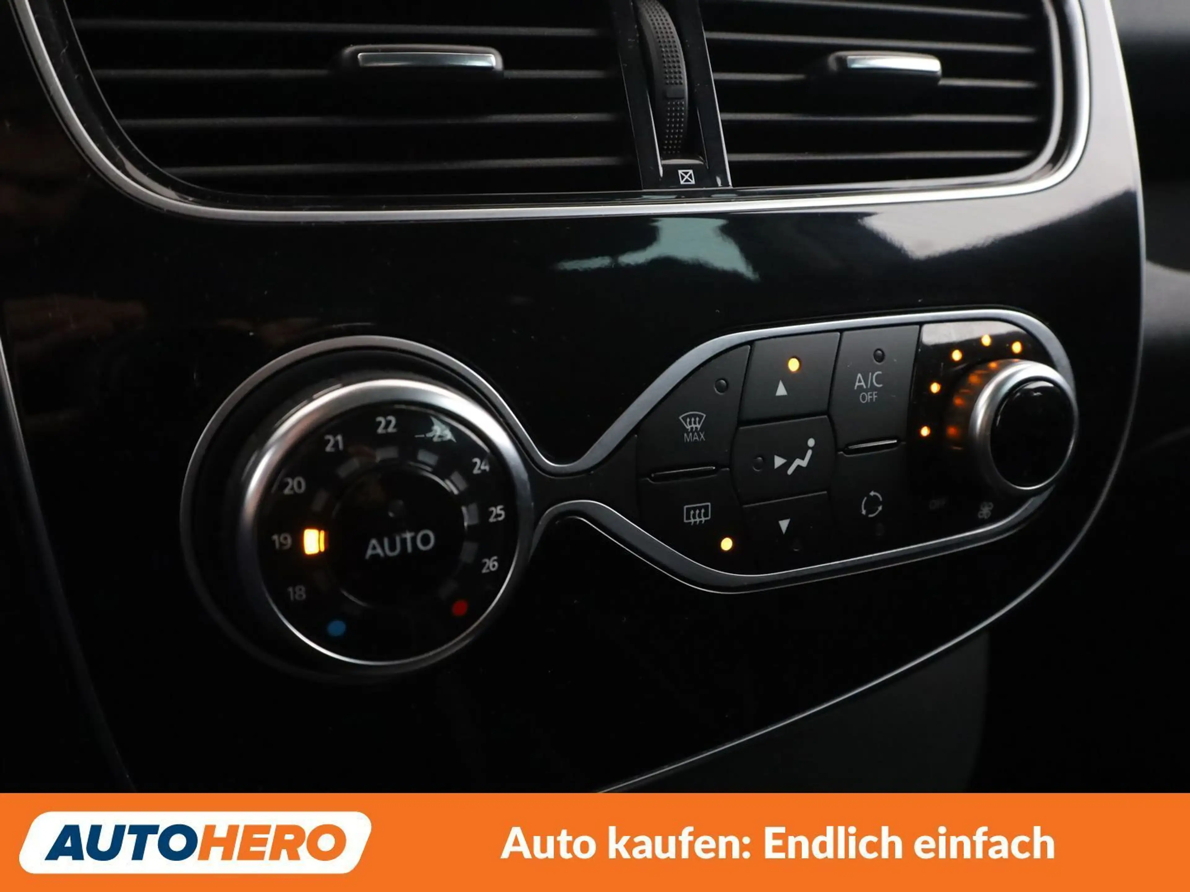 Renault Clio 1.2 Intens — photo 24