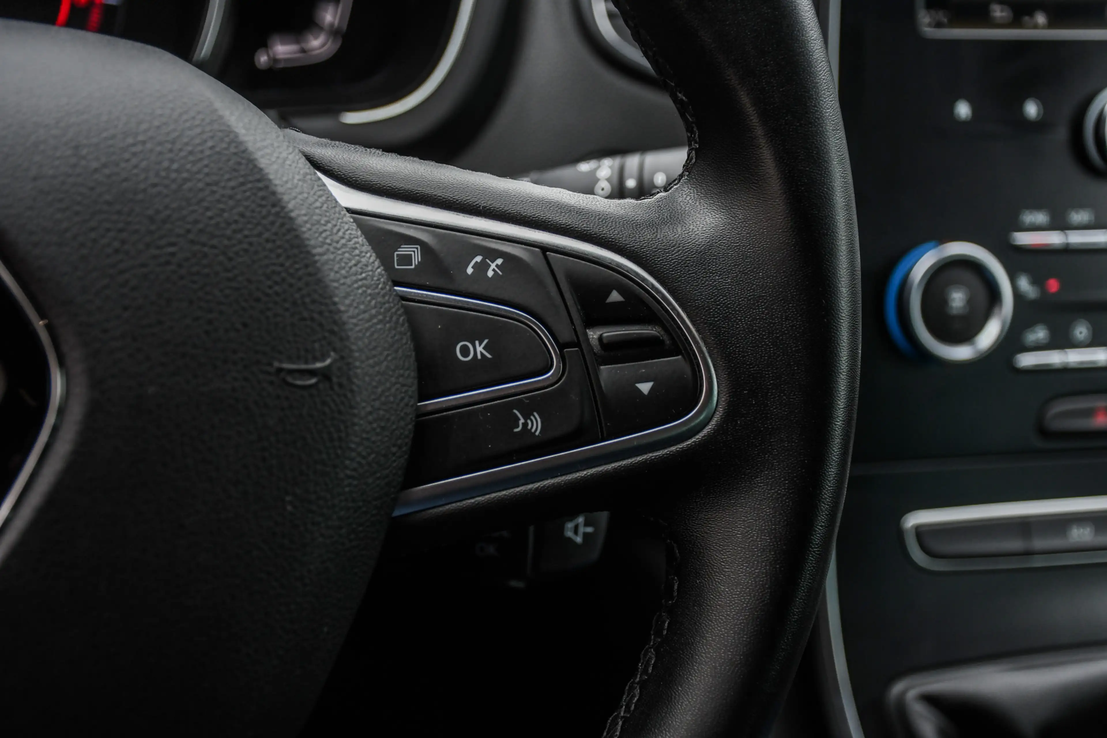 Renault Scenic 1.3 TCe Business Zen — photo 11