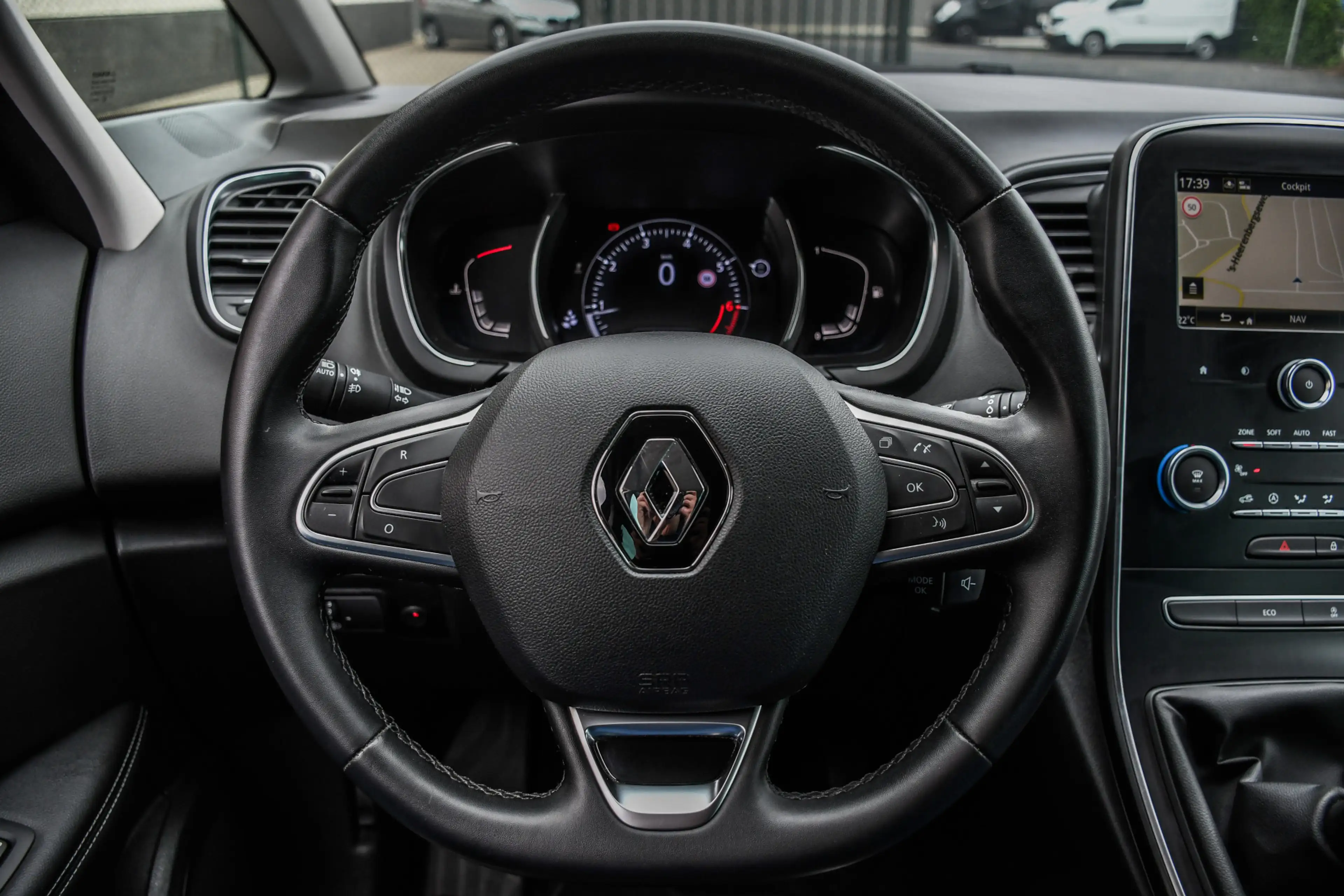 Renault Scenic 1.3 TCe Business Zen — photo 8